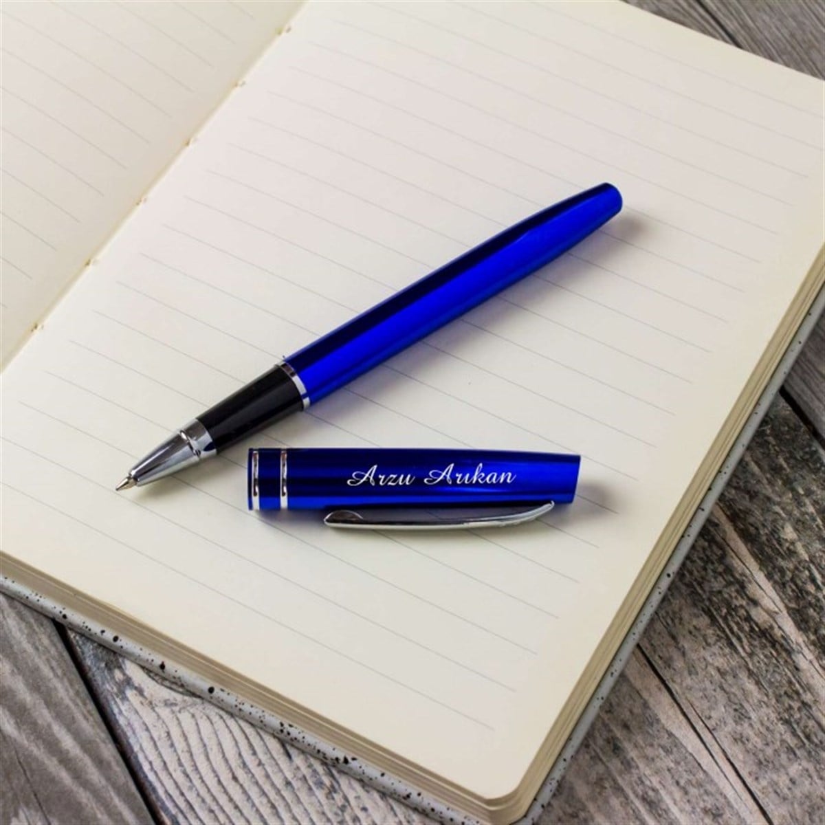 İsme Özel 2020 Premium Organizerli Kutulu Ajanda Not Defteri ve Kalem Seti Lacivert