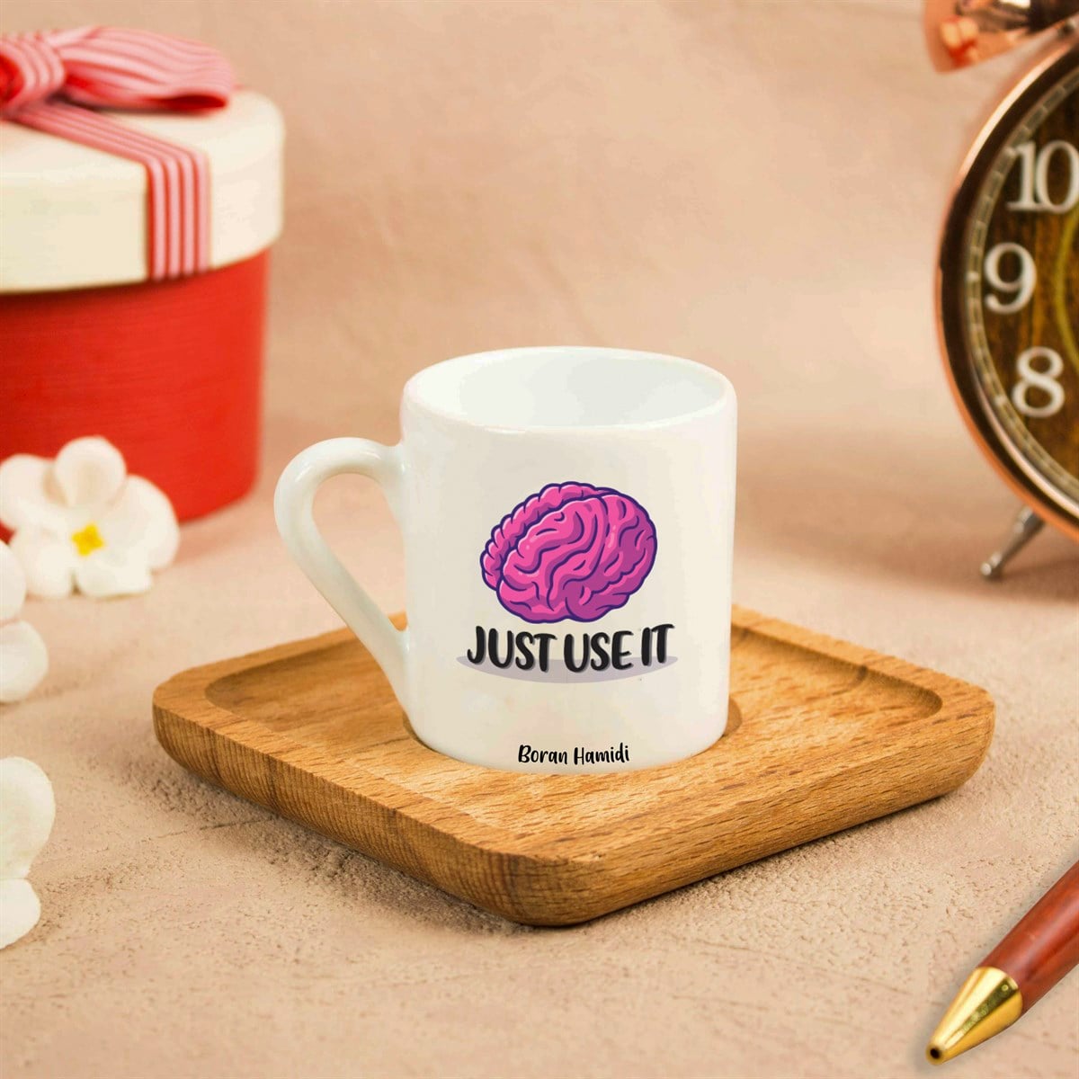 İsme Özel Ahşap Altlıklı Just Use It Temalı Fincan Seti