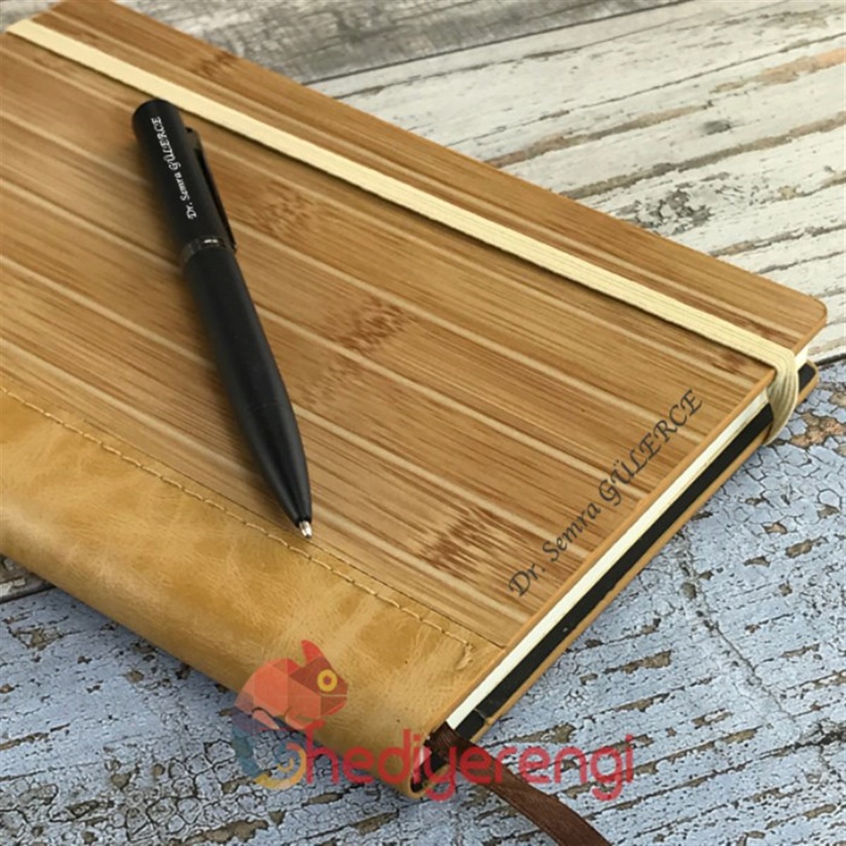 İsme Özel Ahşap Lastikli Defter ve Kalem Seti