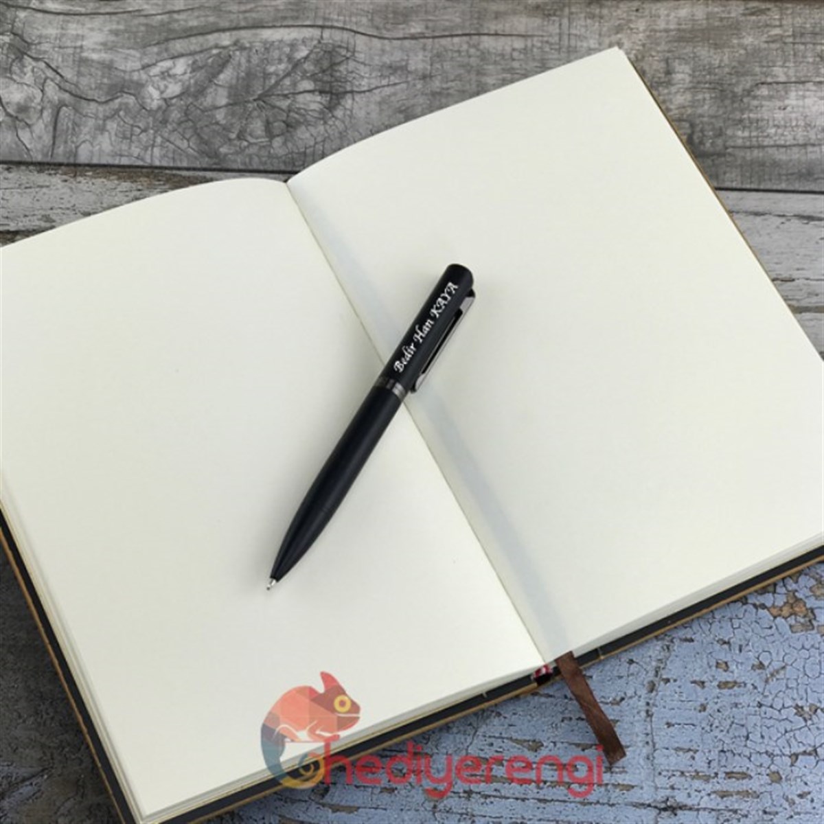 İsme Özel Ahşap Lastikli Defter ve Kalem Seti