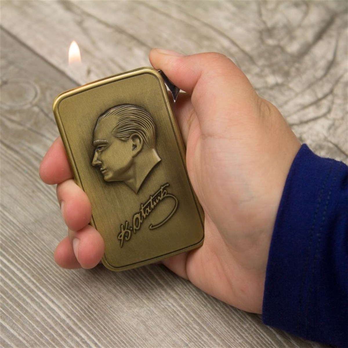 İsme Özel Atatürk Temalı Köstekli Saat Çakmak ve Kalem Seti Tasarım Kutulu