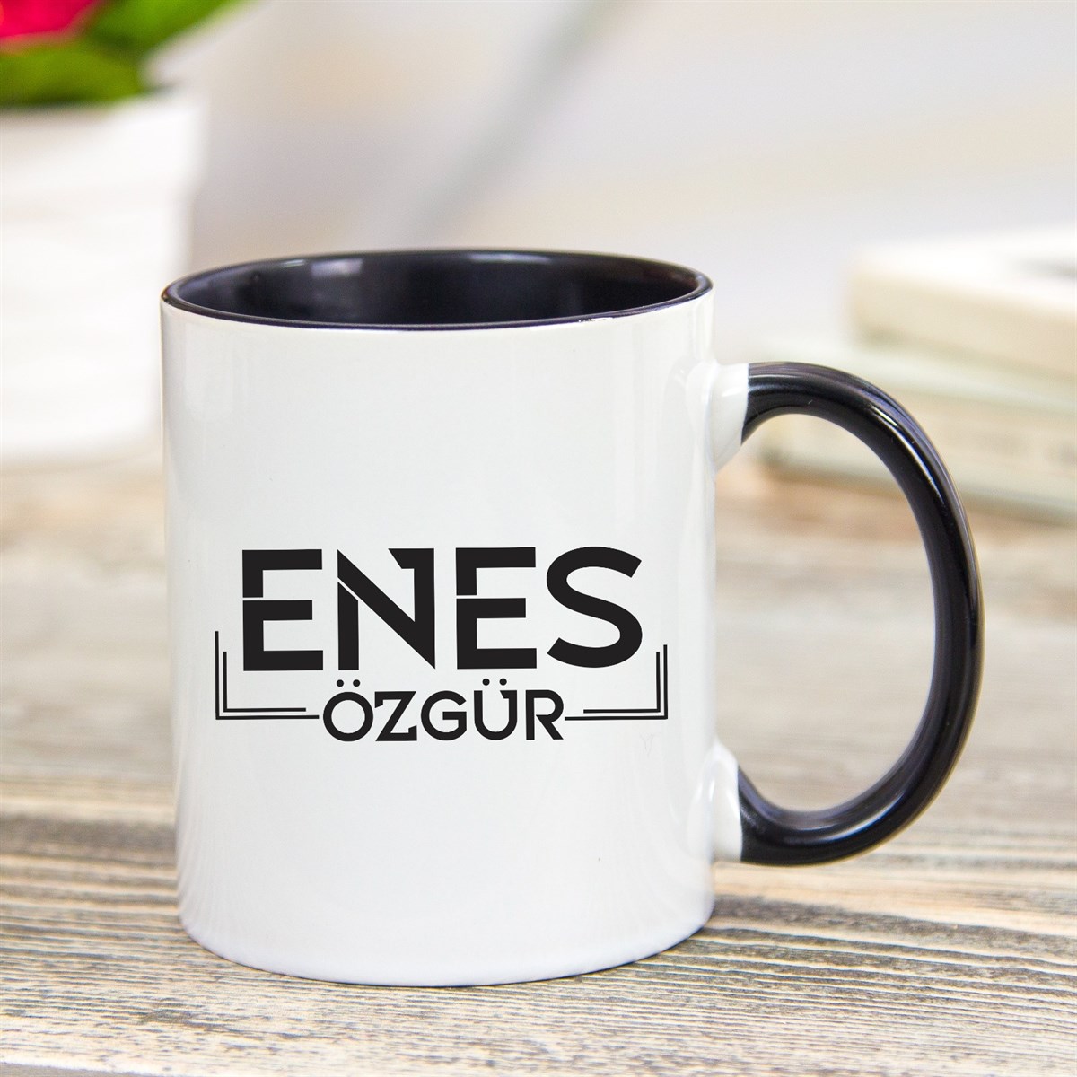 İsme Özel Çizgi Çerçeveli Kupa Bardak Siyah Renk Detaylı