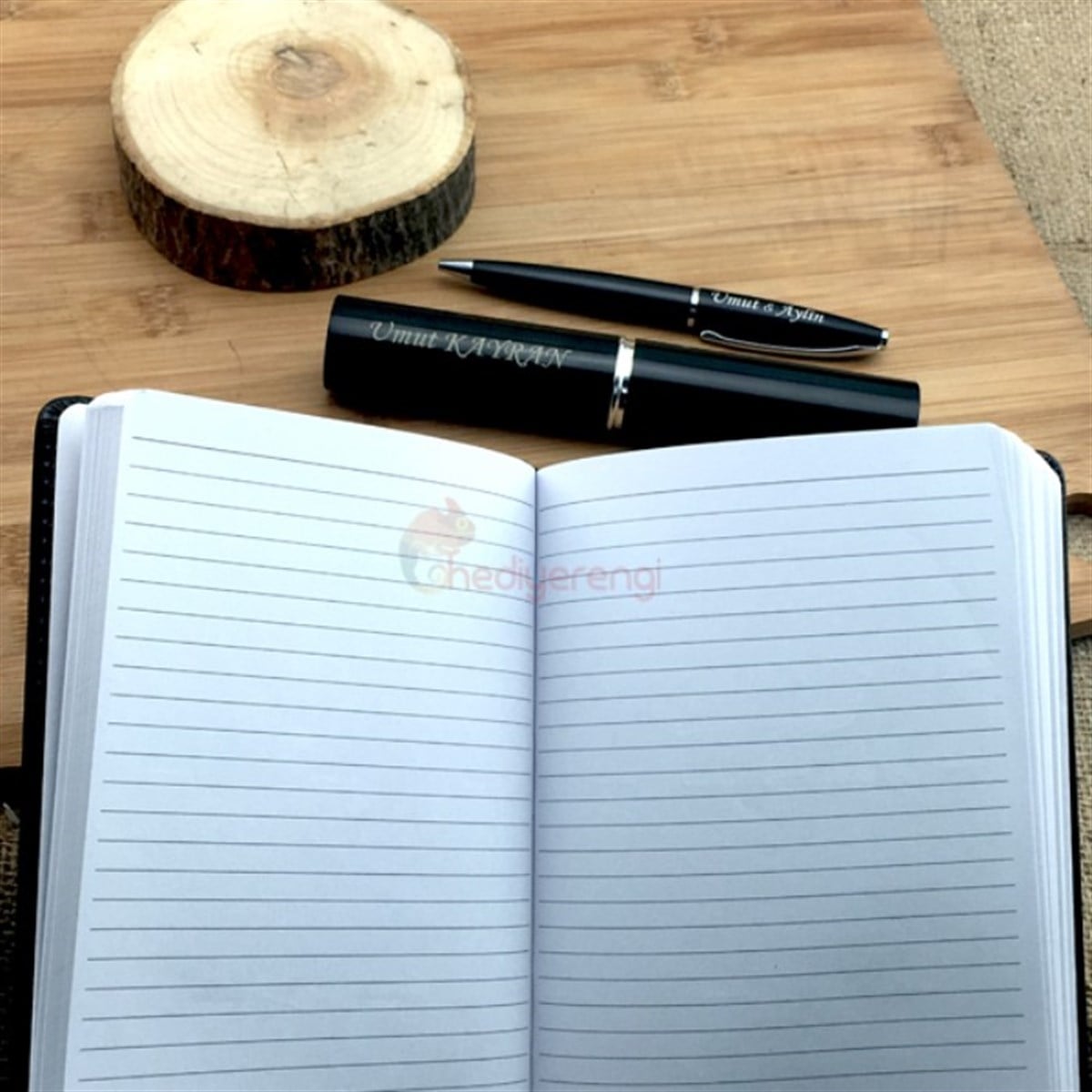 İsme Özel Defter ve Kutulu Tükenmez Kalem Seti Siyah
