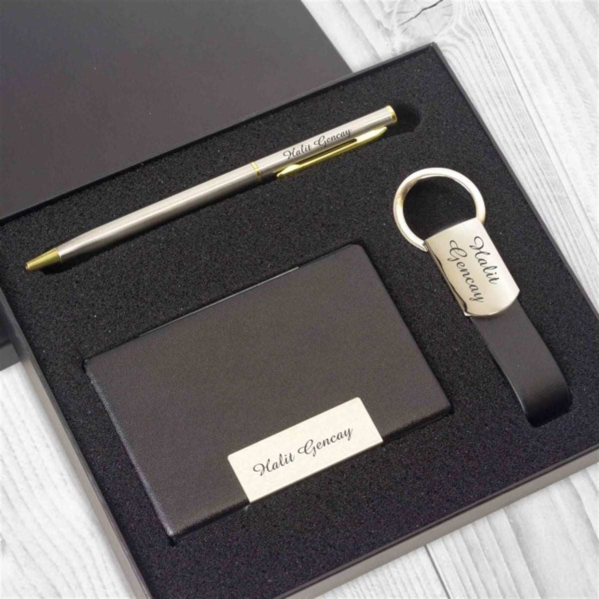 İsme Özel Deluxe Kartvizitlik Anahtarlık ve Tükenmez Kalem Seti Siyah