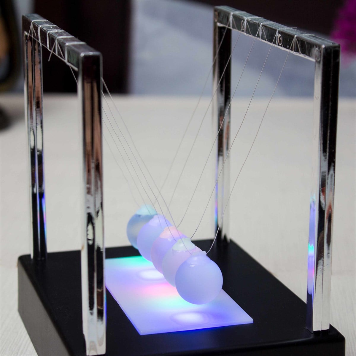 İsme Özel Işıklı Newton Denge Topları Büyük Boy