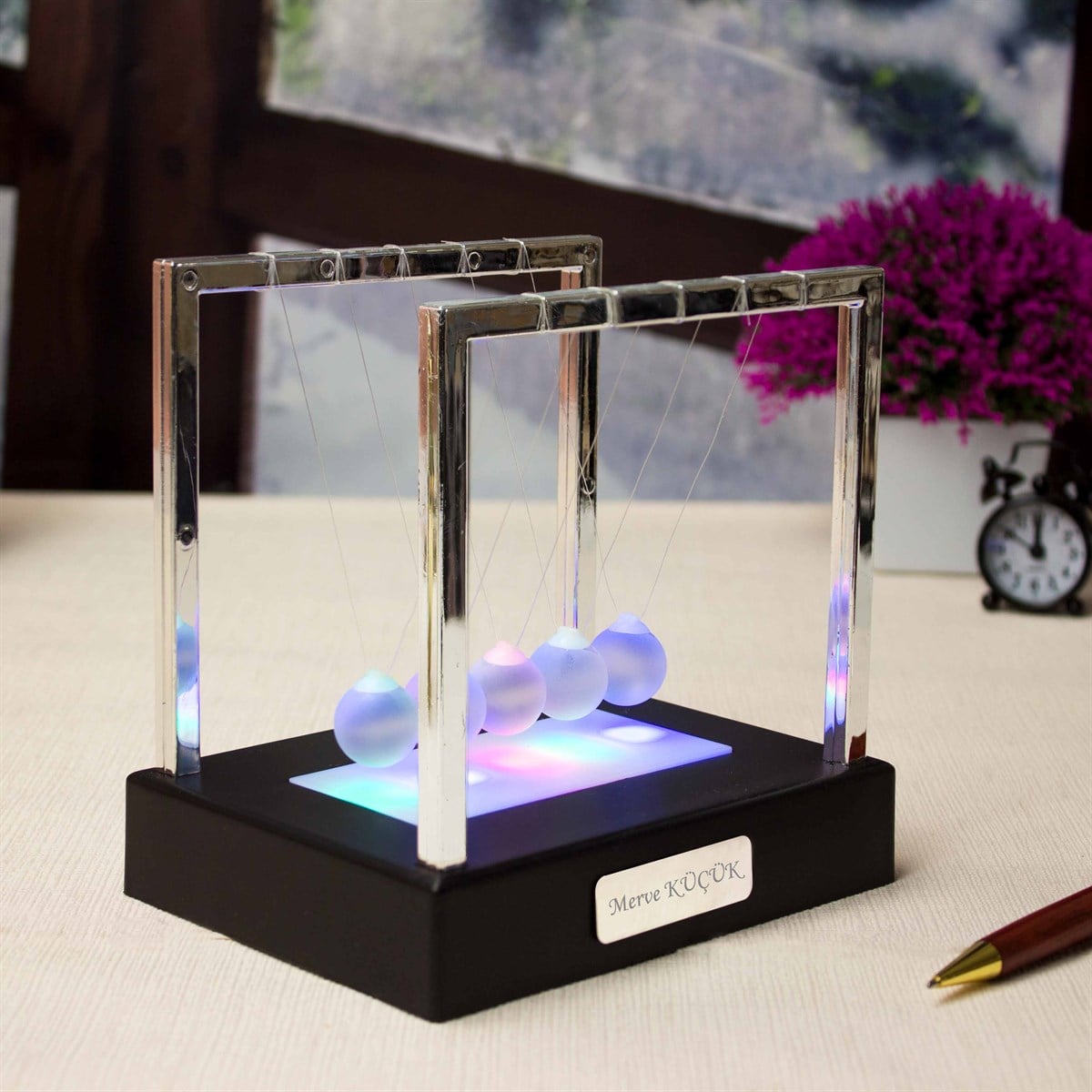 İsme Özel Işıklı Newton Denge Topları Büyük Boy