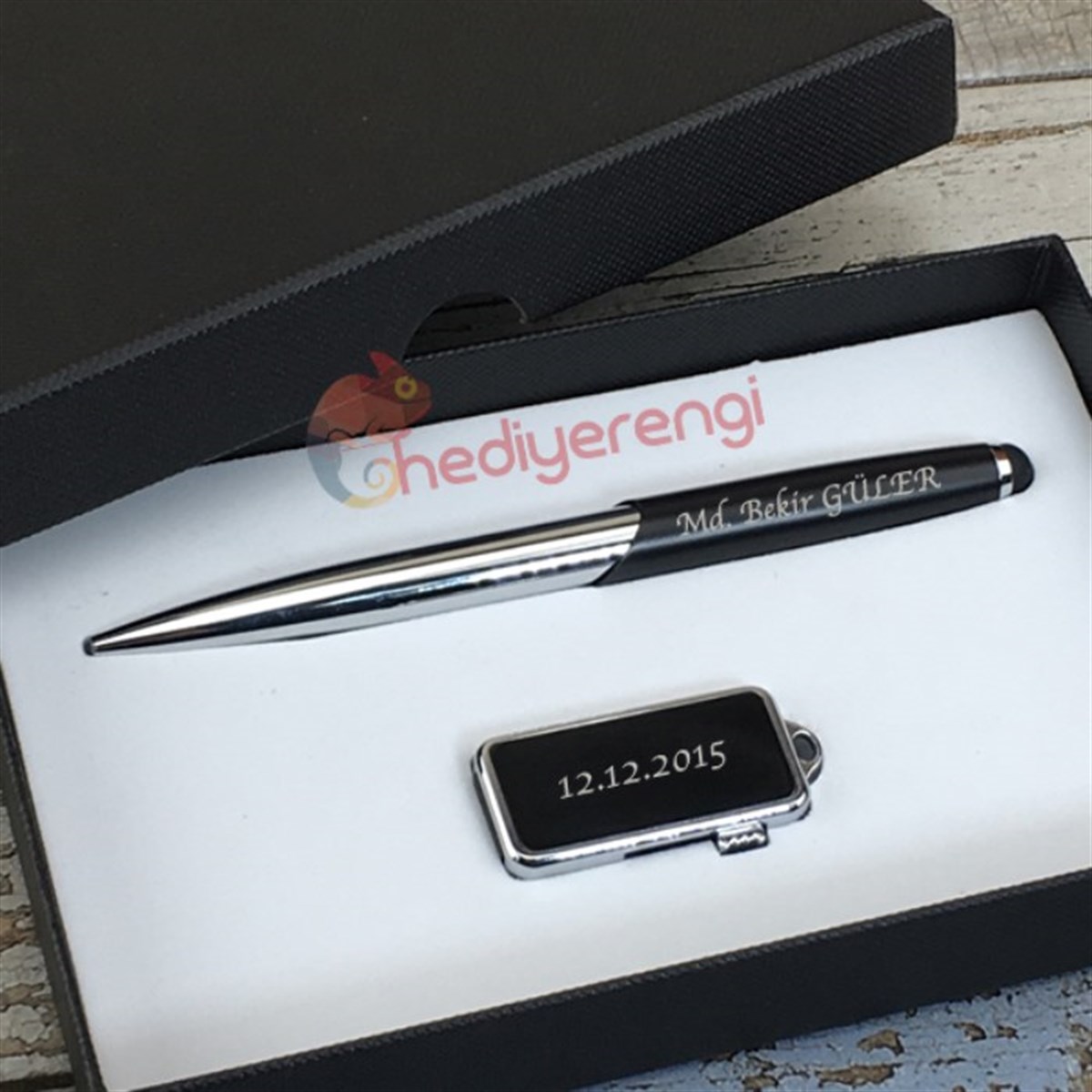 İsme Özel Kalem ve Usb Seti Özel Tasarım Kutulu Model 1