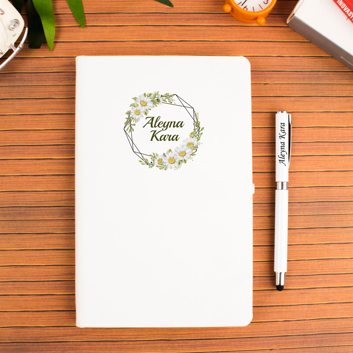 İsme Özel Papatya Çerçeveli Defter ve Kalem Seti
