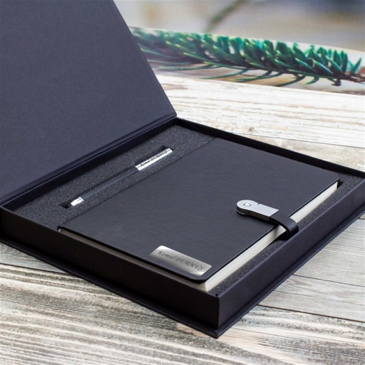 İsme Özel Usb'li Defter ve Lüx Roller Kalem Seti Tasarım Kutulu