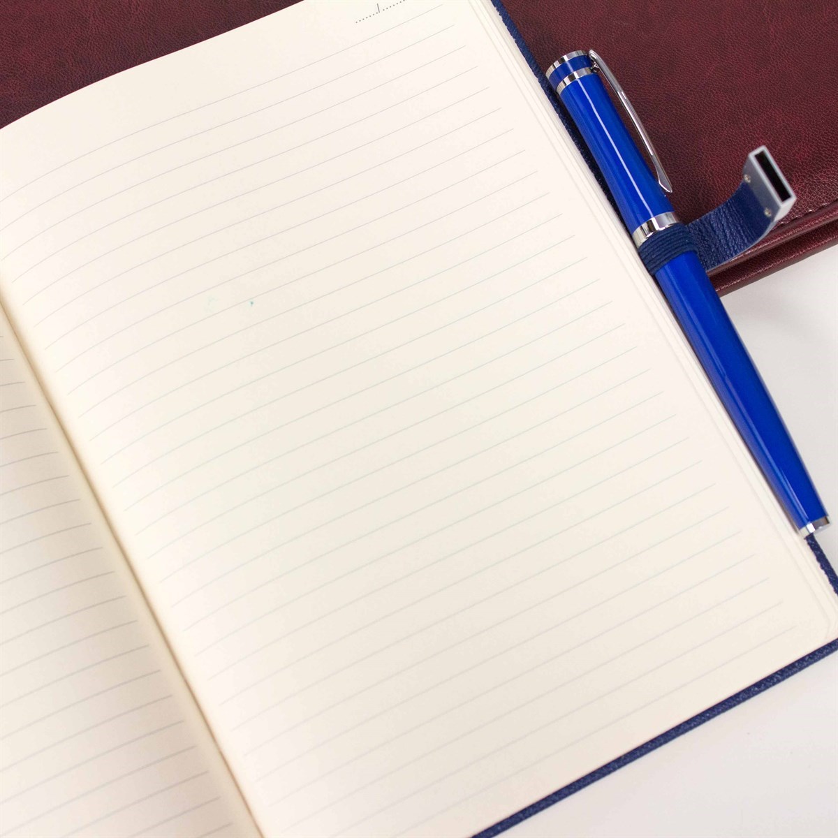 İsme Özel Usb'li Defter ve Lüx Roller Kalem Seti Tasarım Kutulu