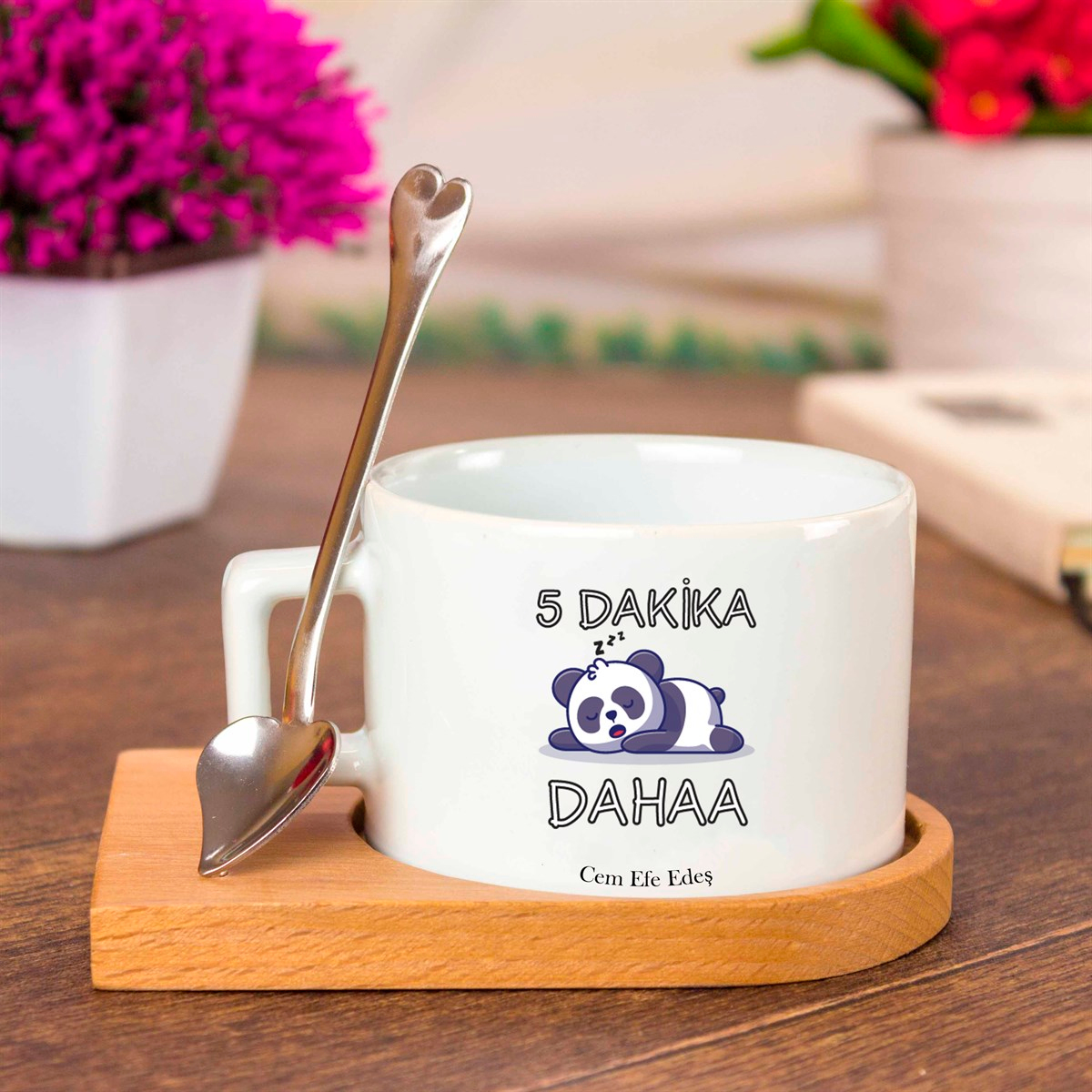 İsme Özel Uykucu Panda Temalı Ahşap Tepsili Kahve Çay Fincanı Seti