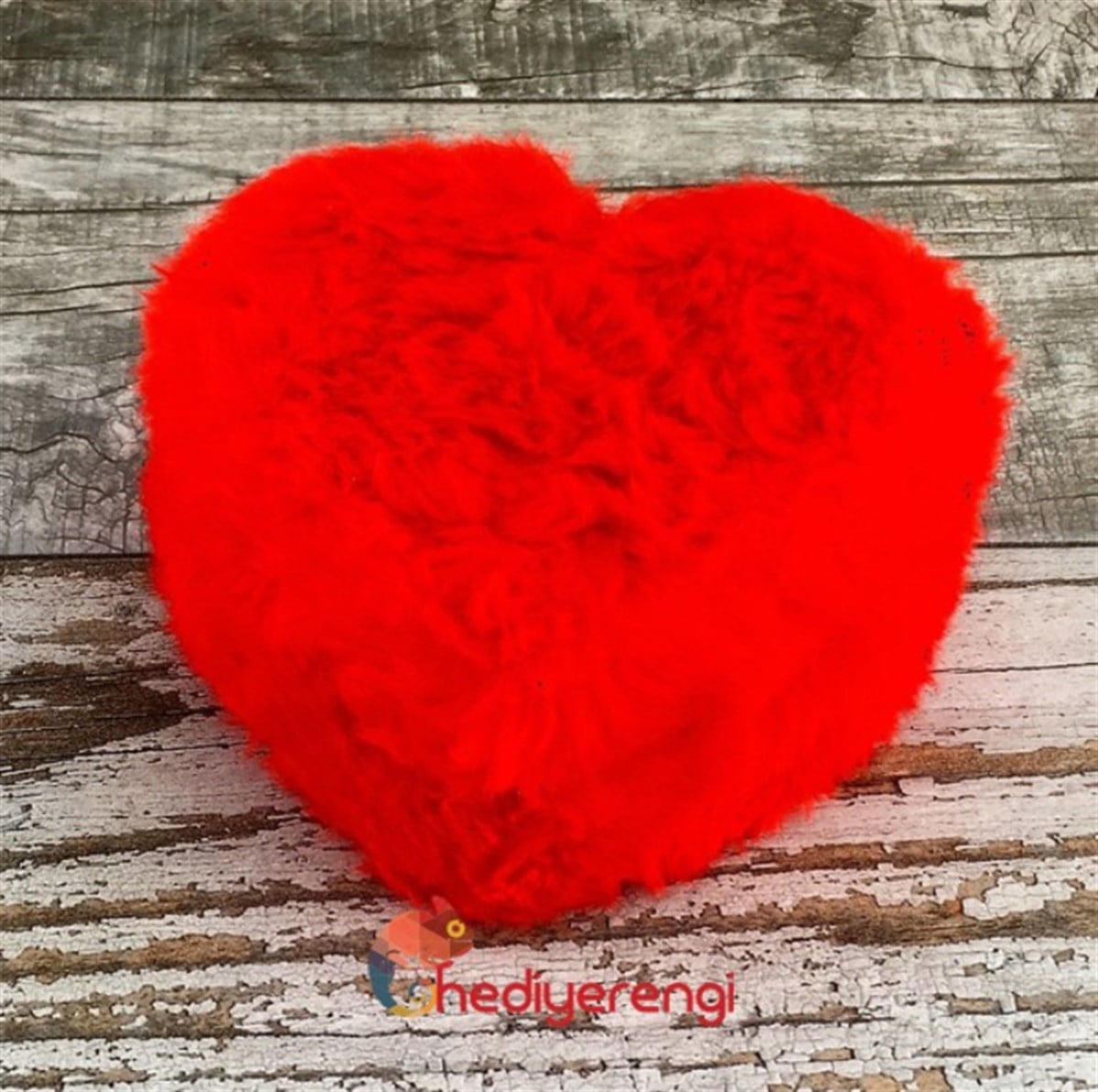 Kalp Şeklinde Boş Kartlardan Oluşan Kırmızı Romantik Peluş Kutu