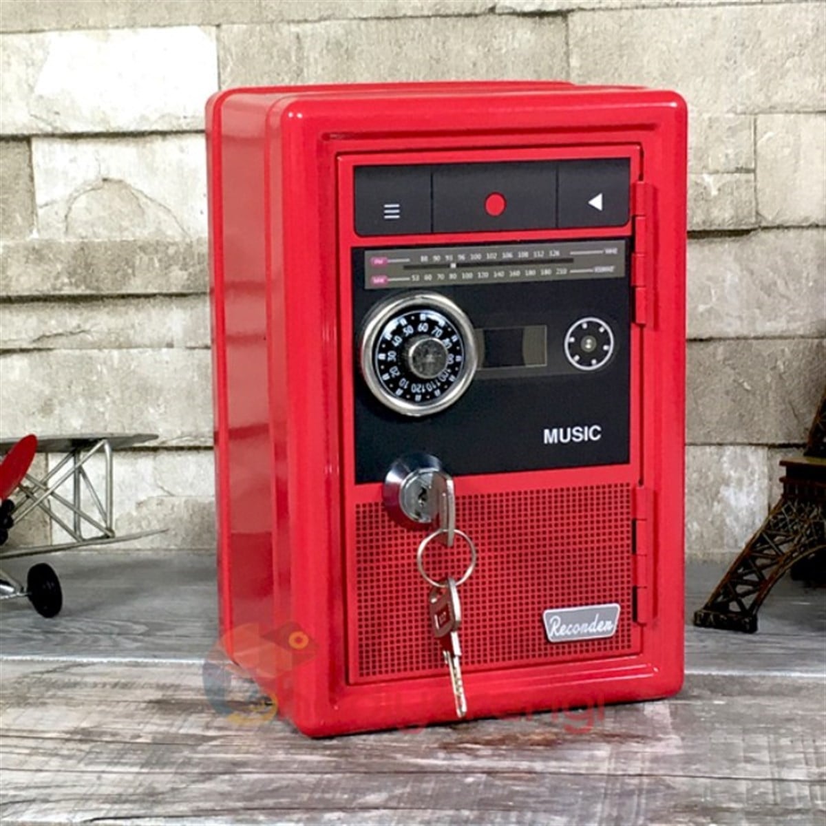 Kaset Çalar Tasarımlı Metal Kilitli Kasa Kumbara