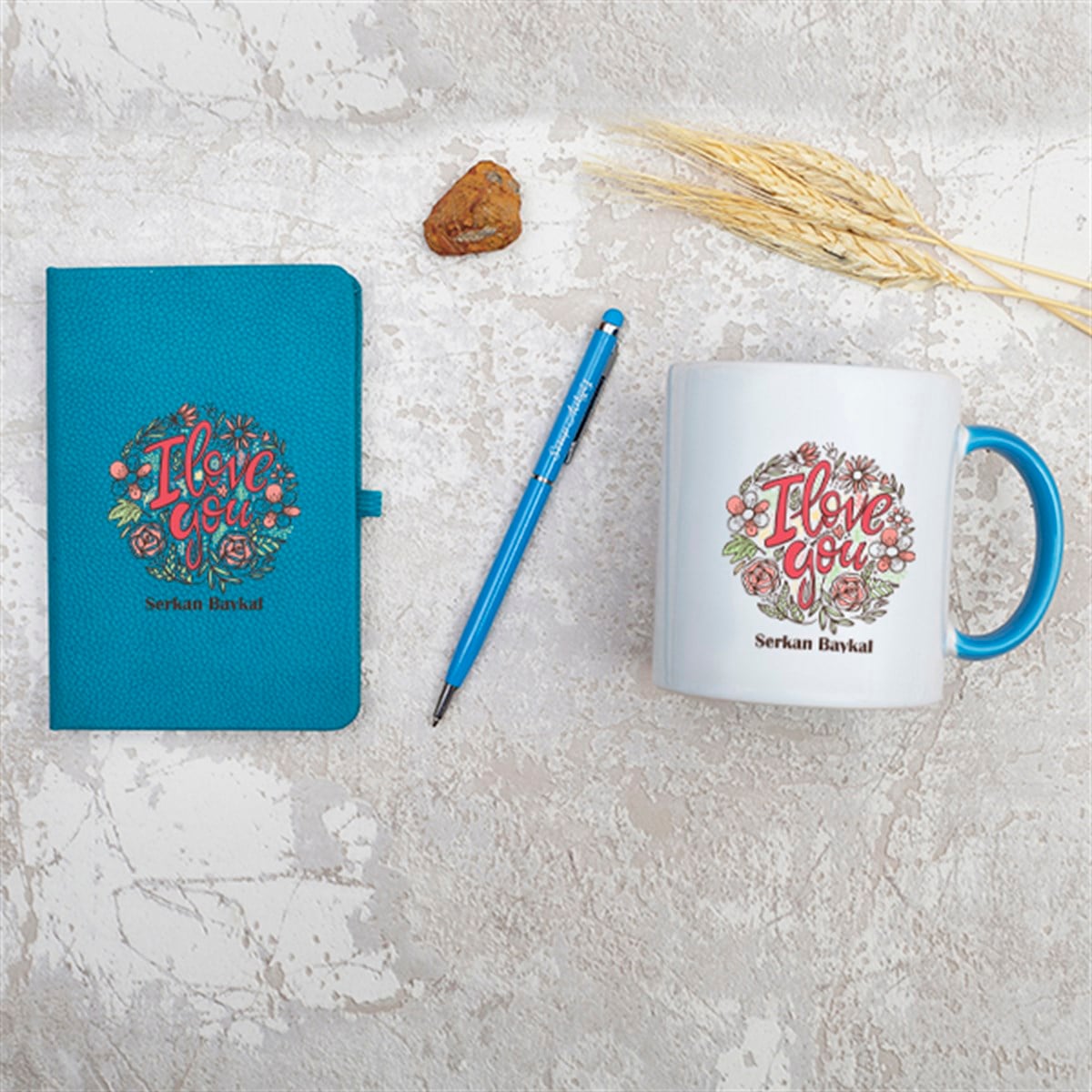 Kişiye Özel Defter Kupa ve Kalem Seti Hediye Kutusu - Çiçek Detaylı I Love You Baskılı
