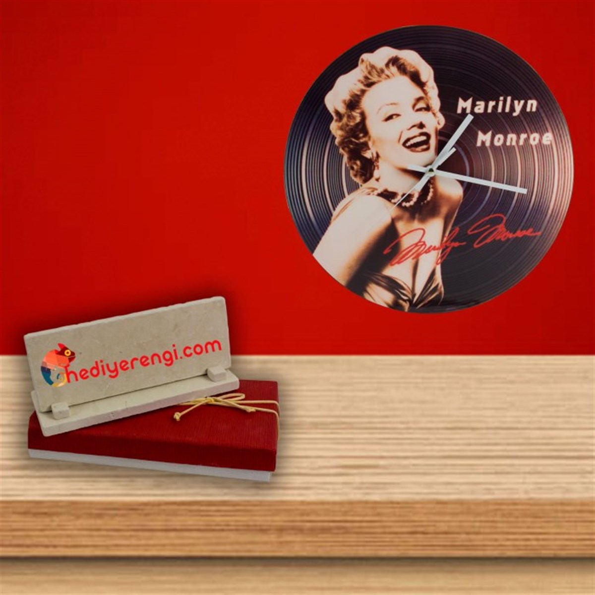 Marilyn Monroe Tasarımlı Ahşap Duvar Saati