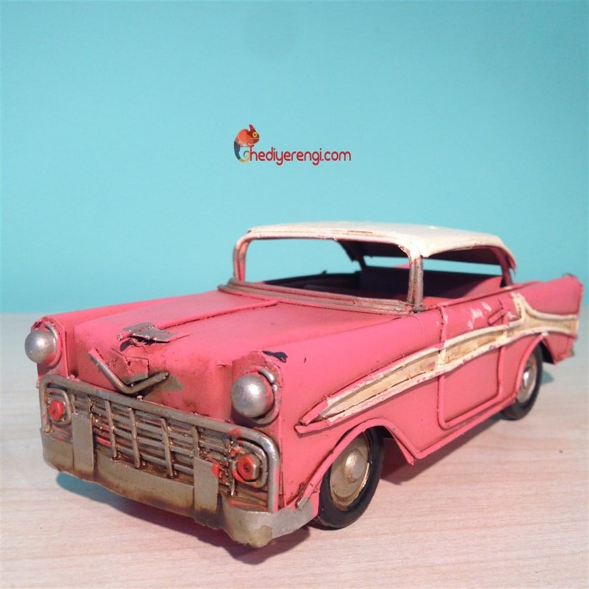 Nostaljik Metal Pembe Chevrolet