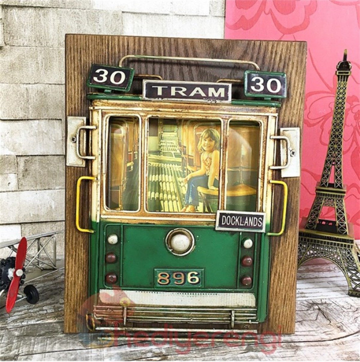 Retro Tasarımlı Yeşil Docklands Tramvay Resim Çerçevesi