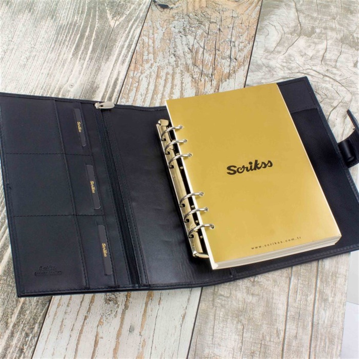 Scrikss İsme Özel Organizerli Siyah Defter ve Krom Kalem Seti Ahşap Kutulu Exclusive