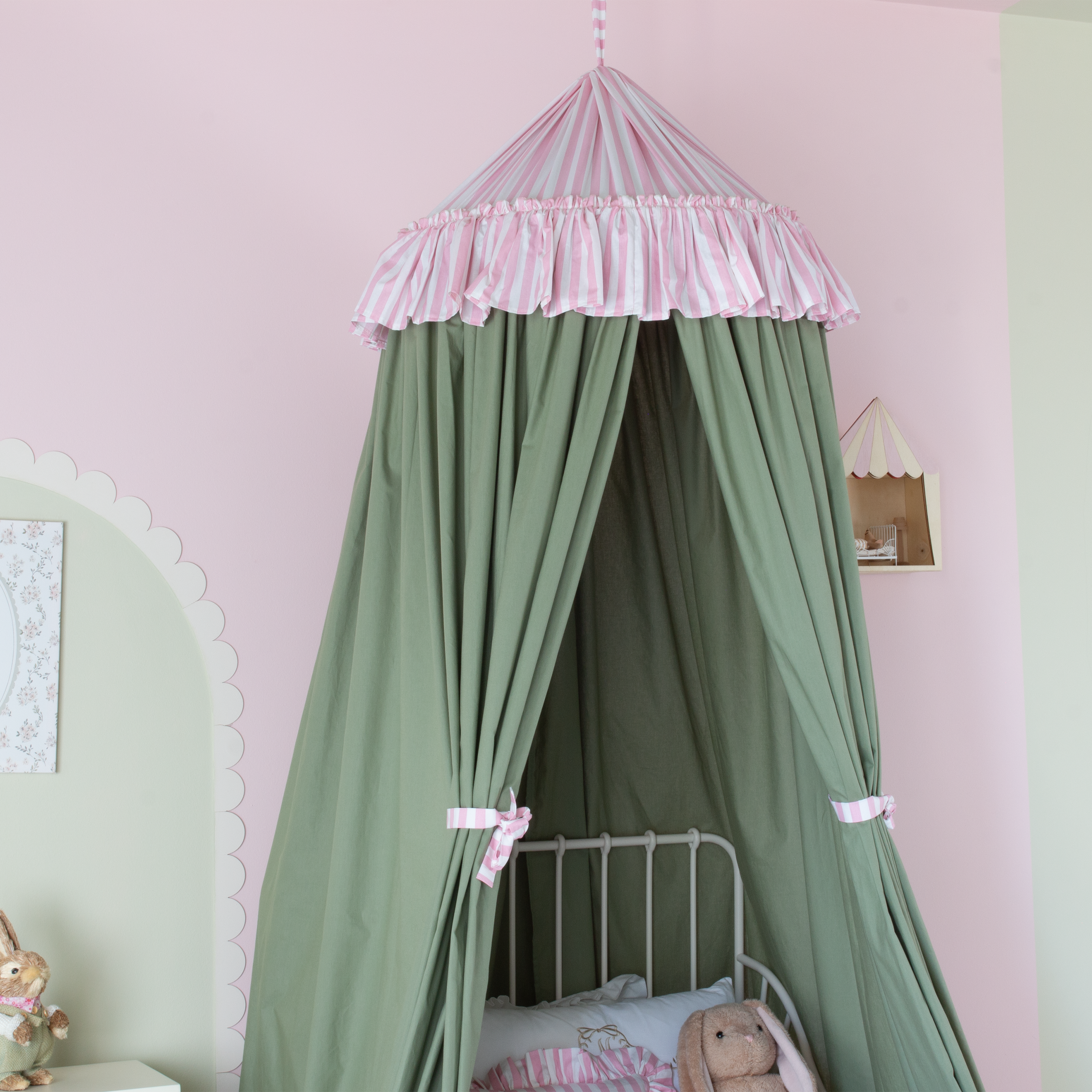 PEMBE ÇİZGİLİ FIRFIR DETAYLI SAGE GREEN PAMUKLU CİBİNLİK