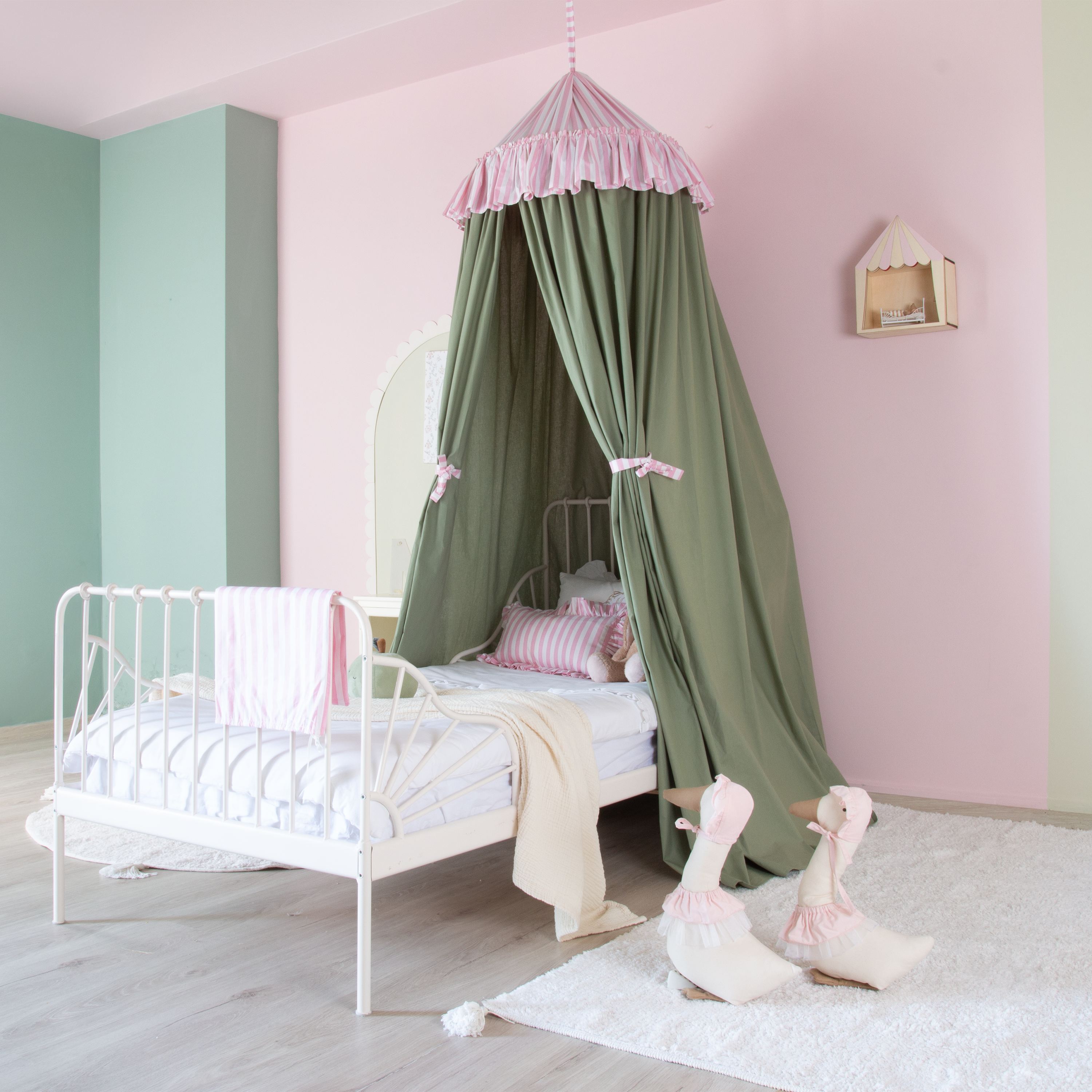 PEMBE ÇİZGİLİ FIRFIR DETAYLI SAGE GREEN PAMUKLU CİBİNLİK