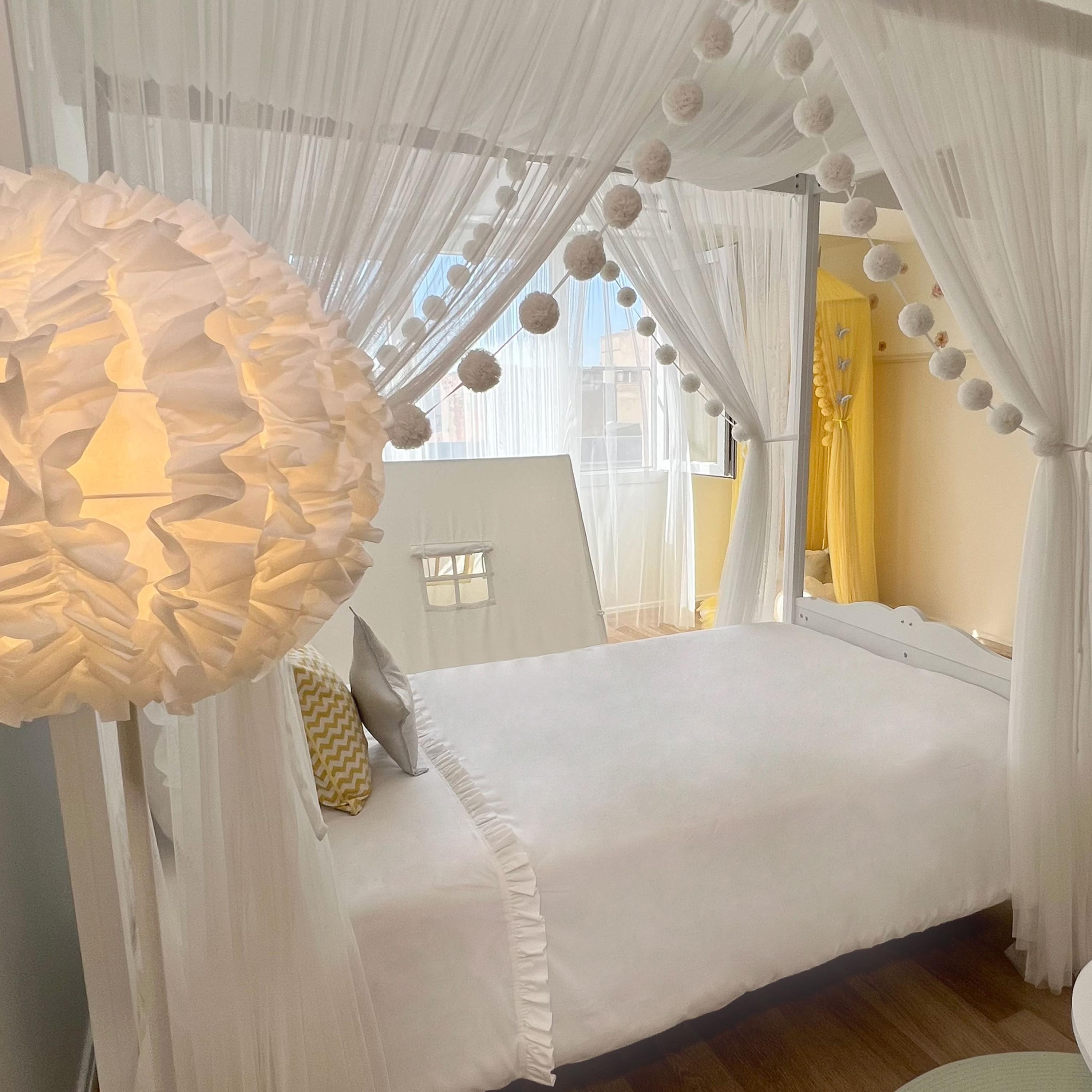 Poster Bed Basic-White