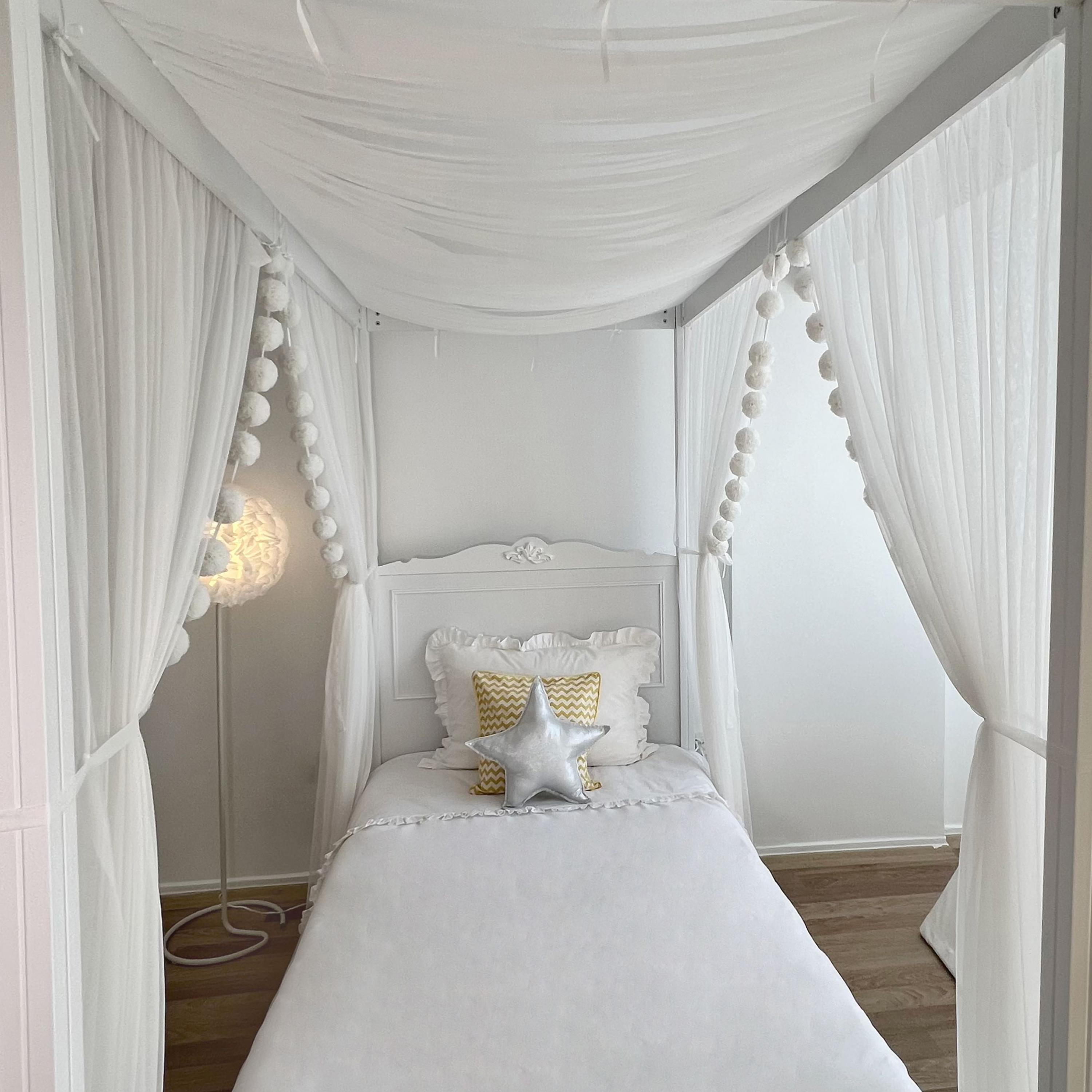 Poster Bed Basic-White