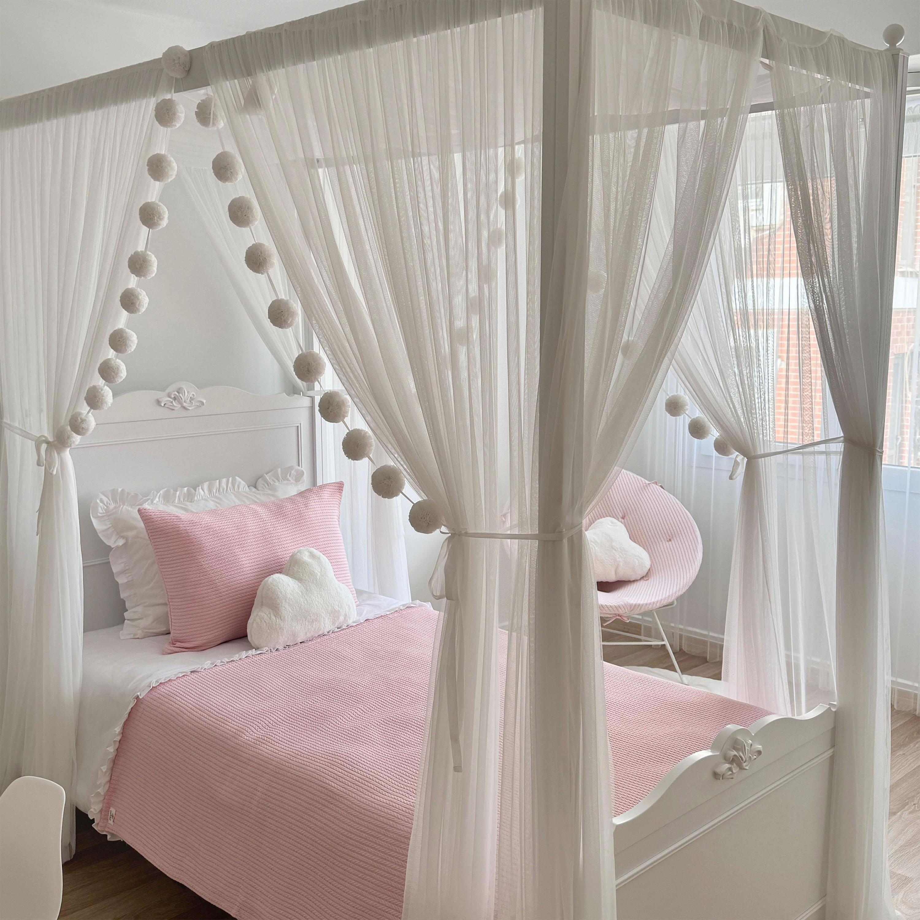 Poster Bed Deluxe-White