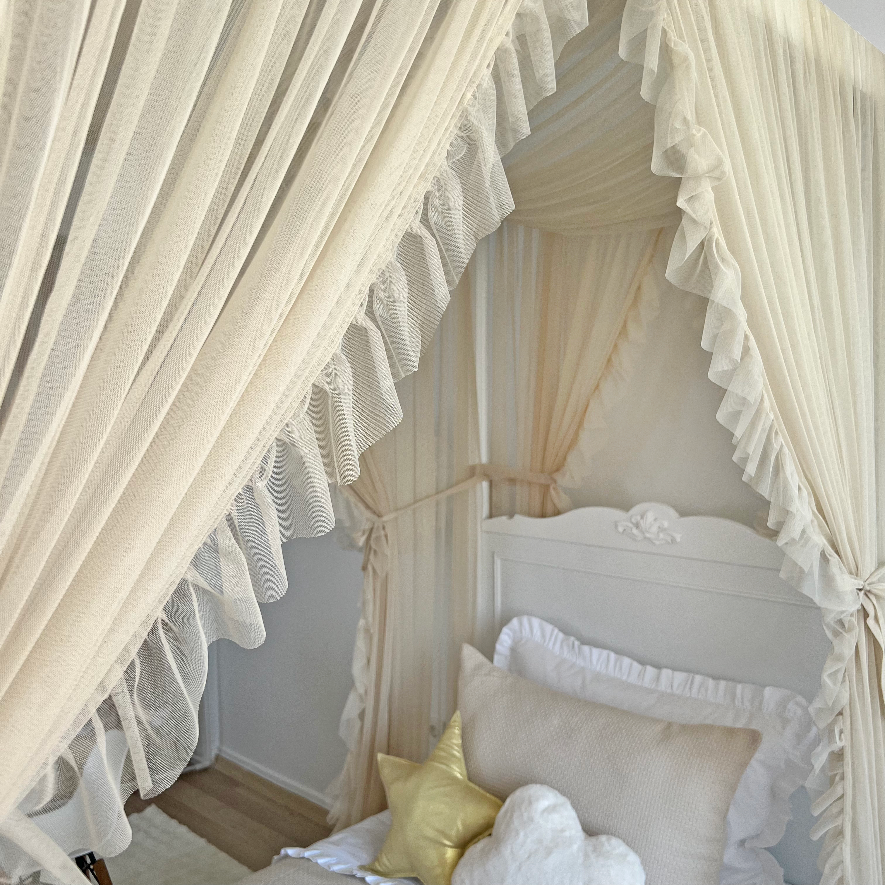 Poster Bed Deluxe with Frill-Beige