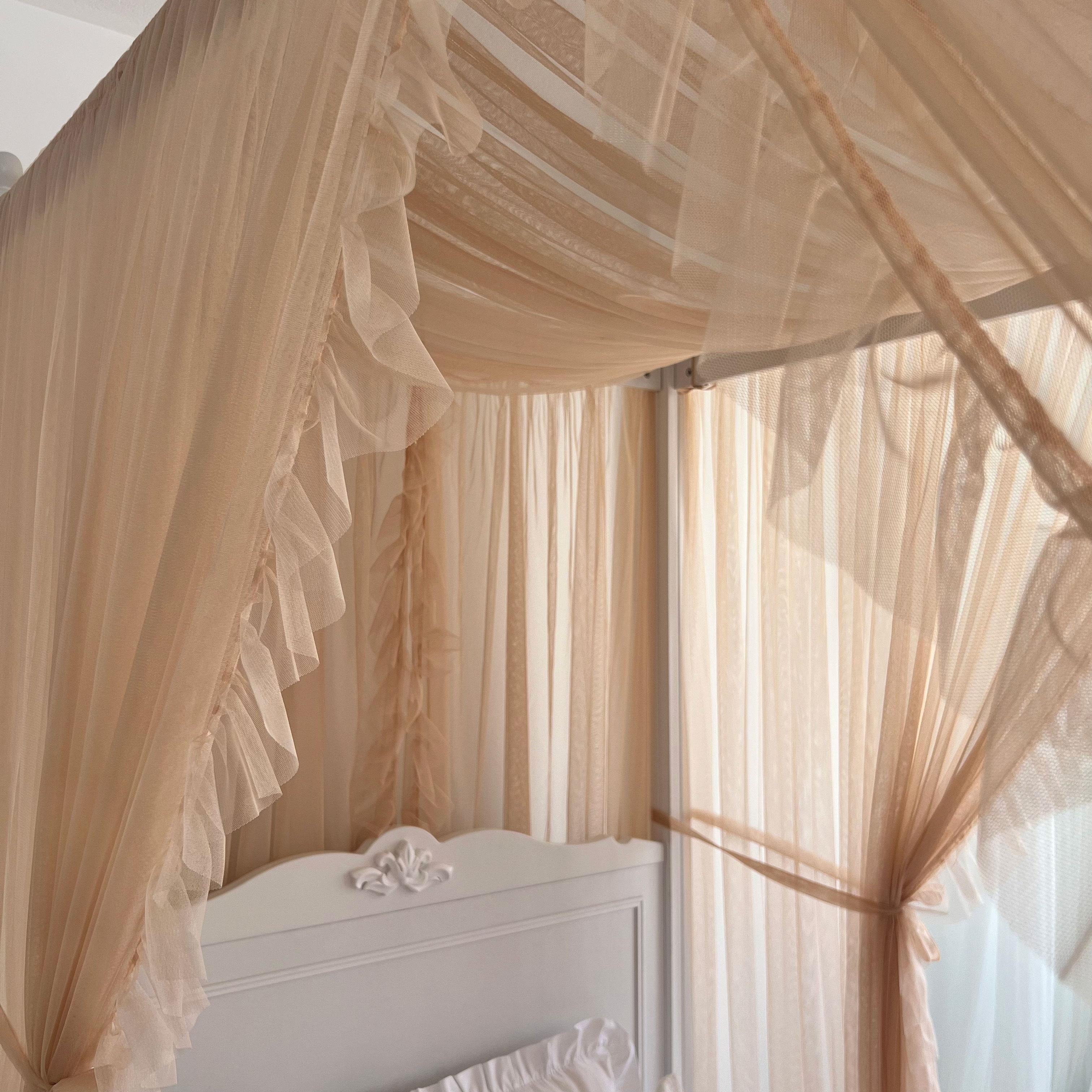 Poster Bed Deluxe with Frill-Champagne