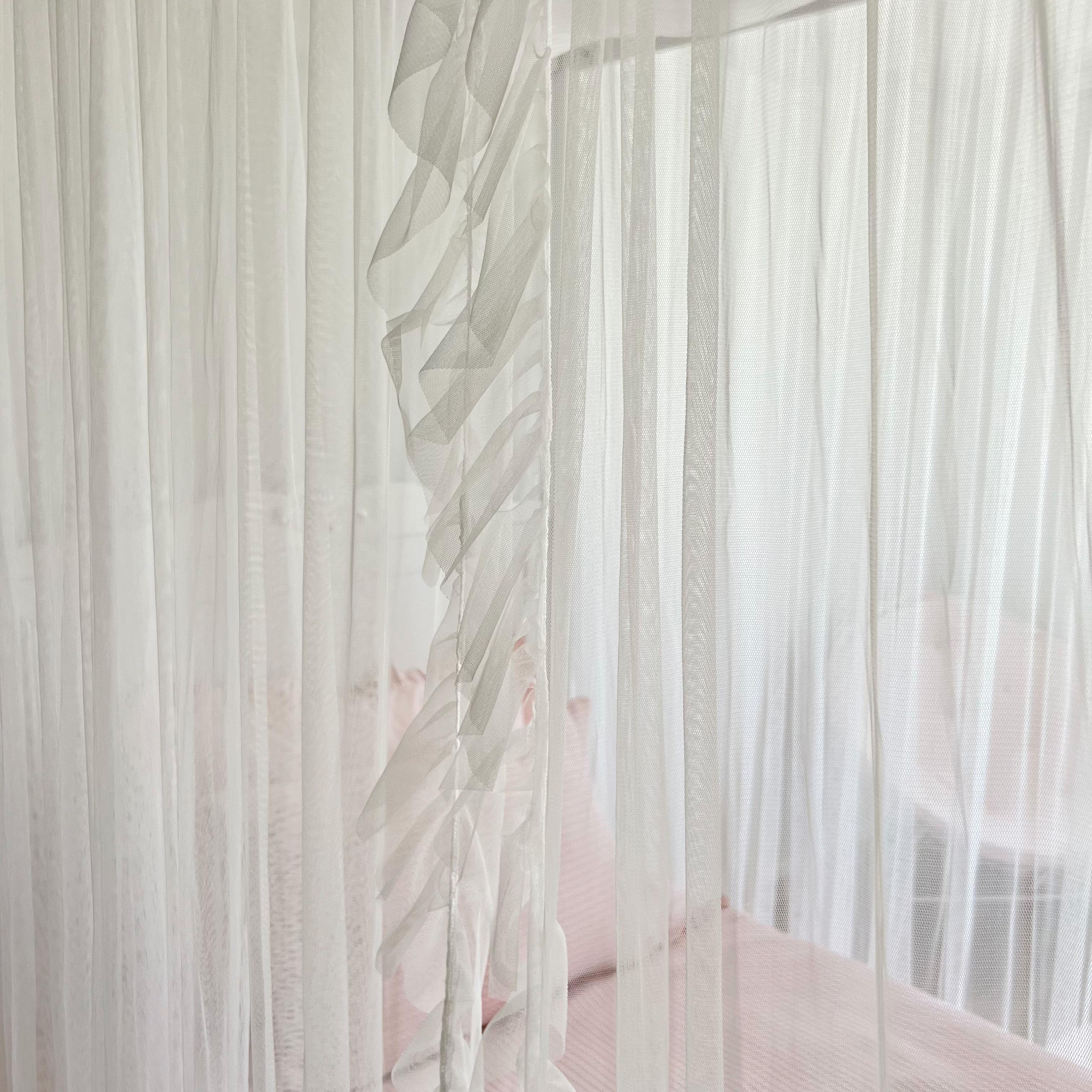 Poster Bed Deluxe with Frill-White