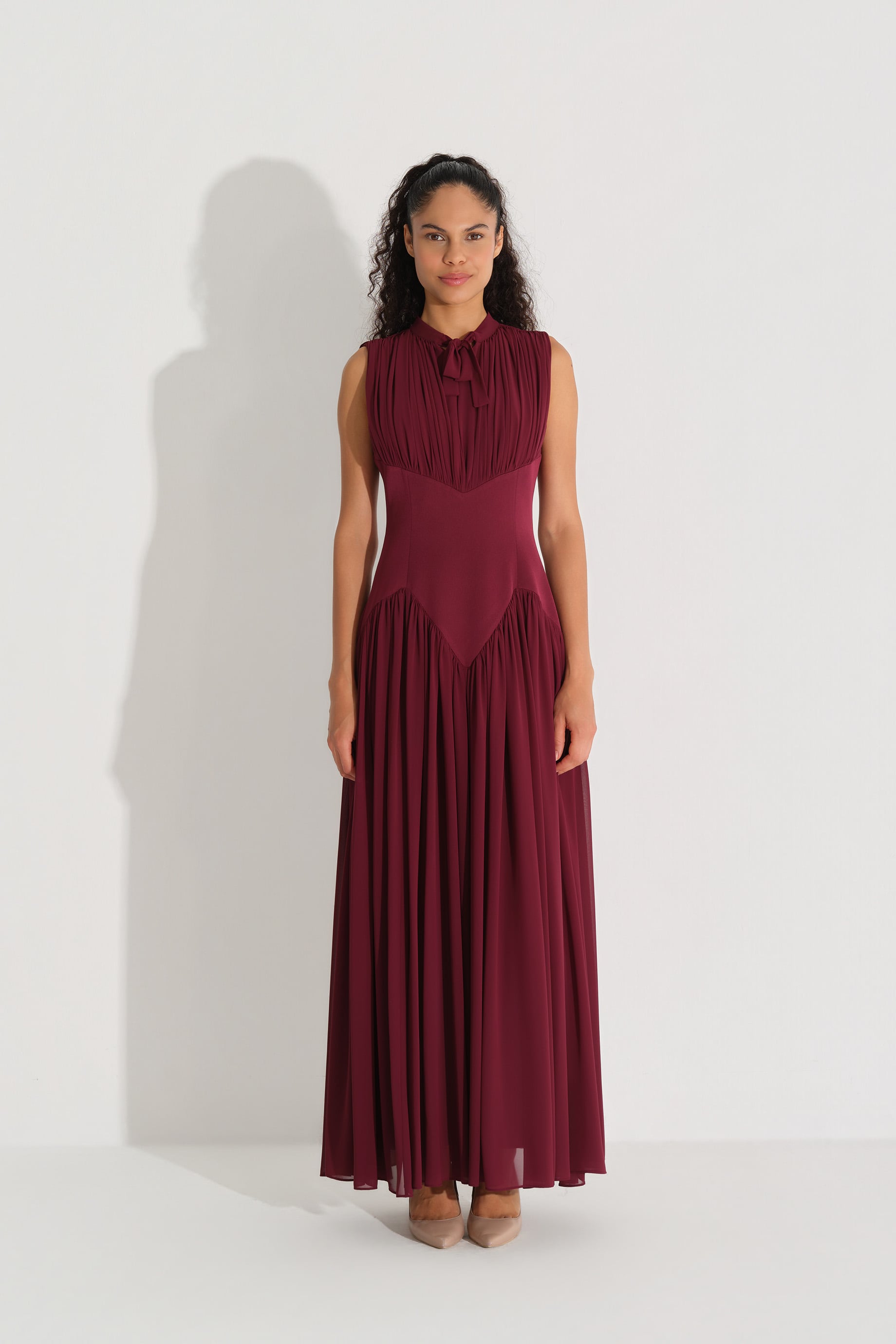 BEL FORMU KORSE İŞLEMELİ ŞİFON KREP ELBİSE Bordo