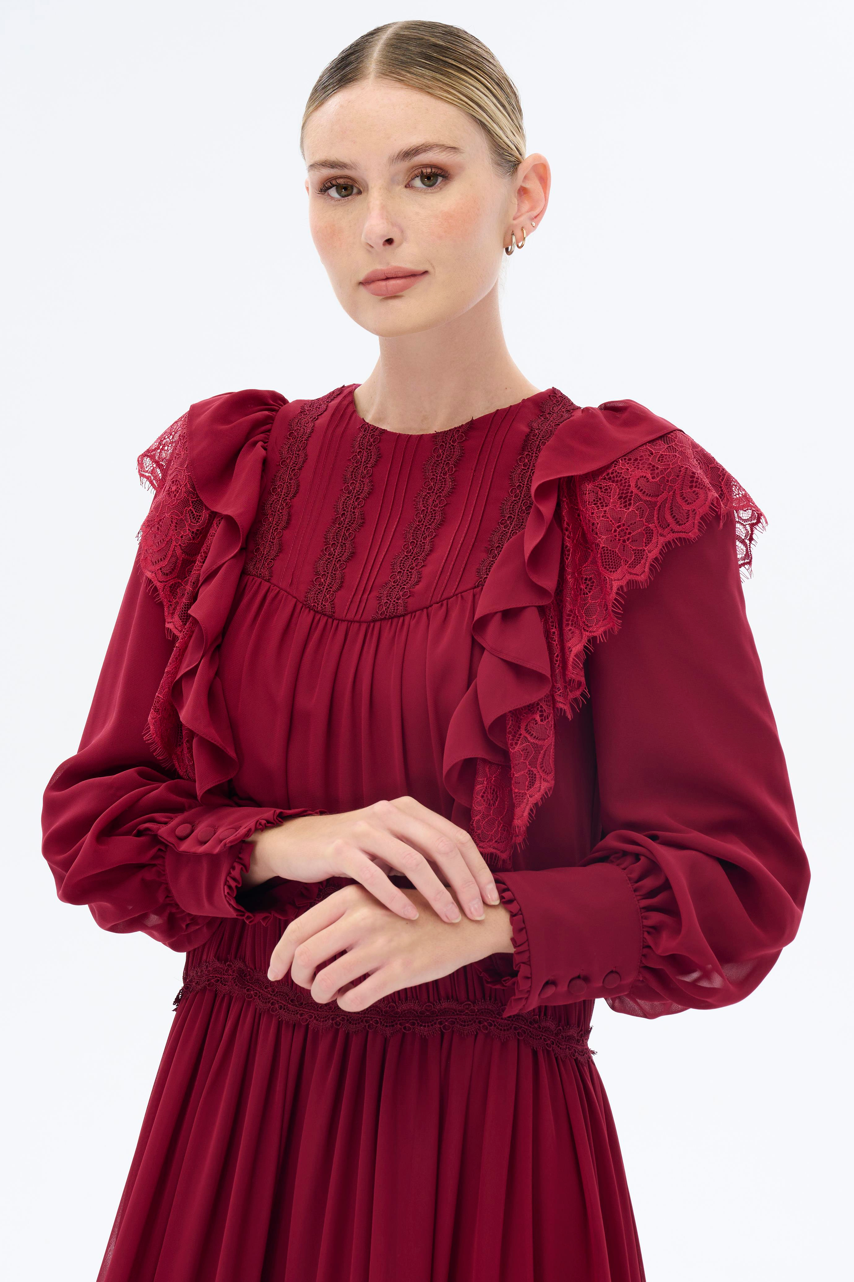 BÜZGÜ ŞERİT DETAYLI ELBİSE Bordo