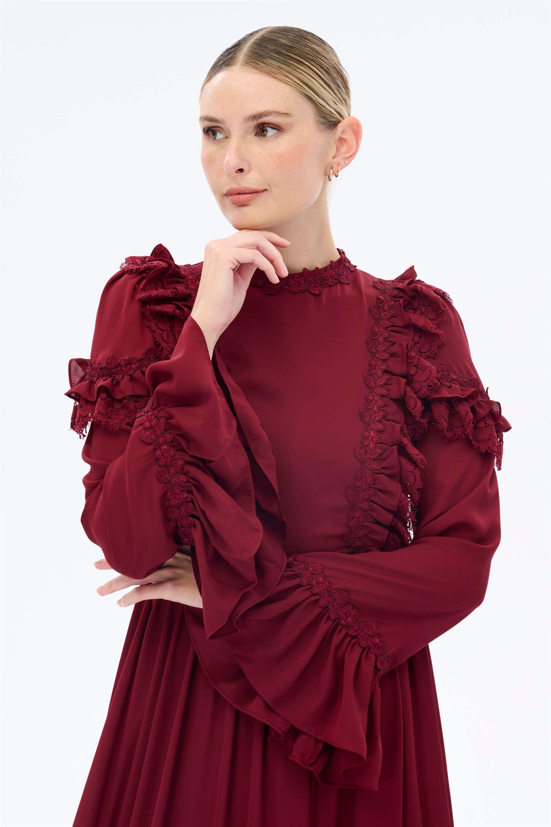 ÖN BEDENİ GÜPÜRLÜ ELBİSE Bordo