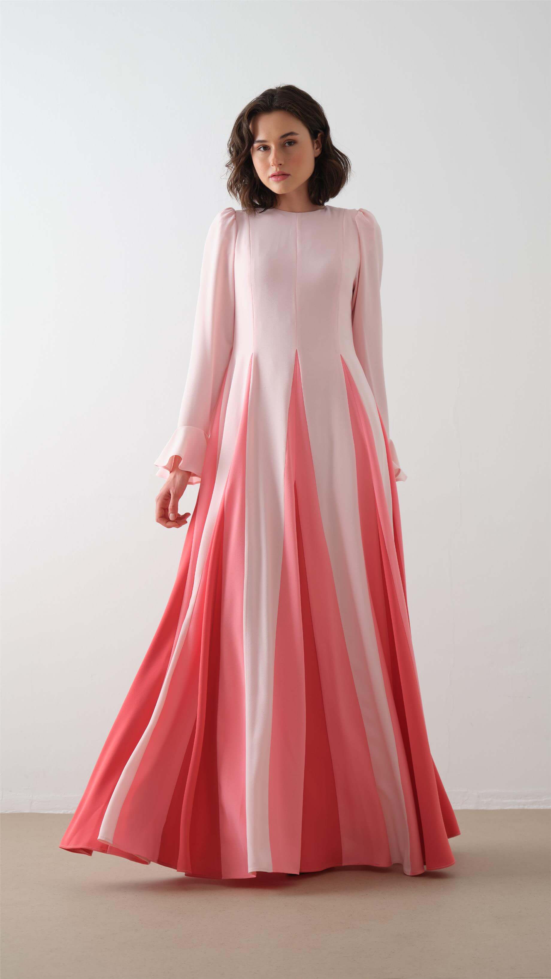 ETEĞİ PARÇALI ELBİSE Pembe