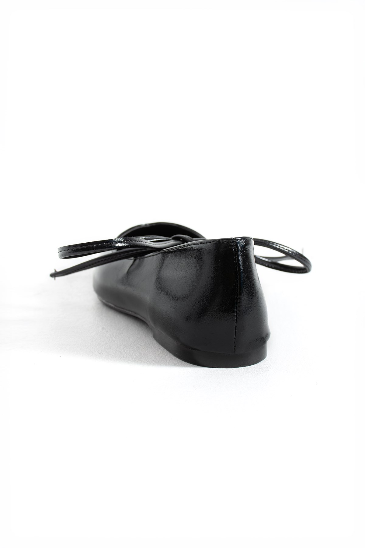 Kadın Bağcıklı Küt Burunlu Şık Tasarım Günlük Babet Zeta - Siyah