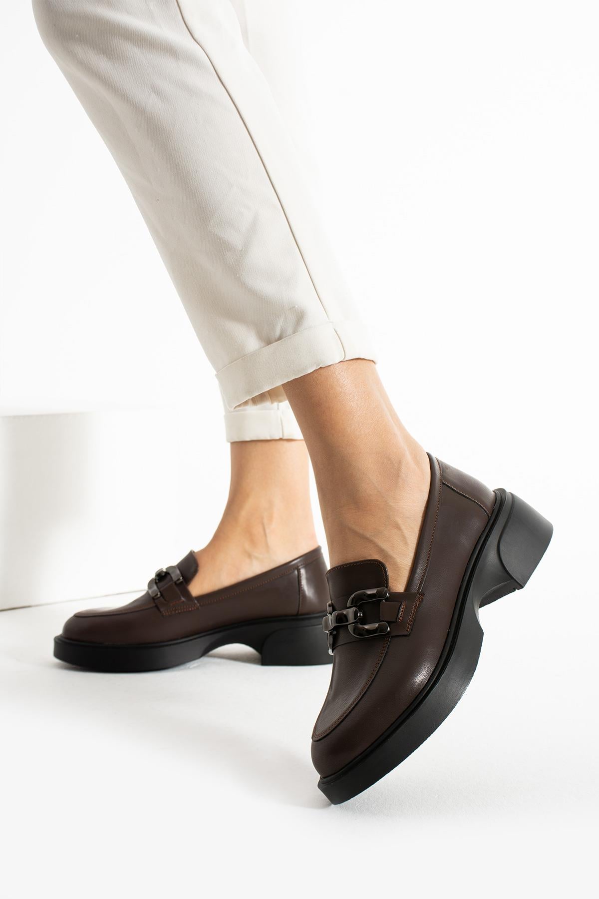 Kadın Kahve Cilt Aksesuar Detaylı Loafer