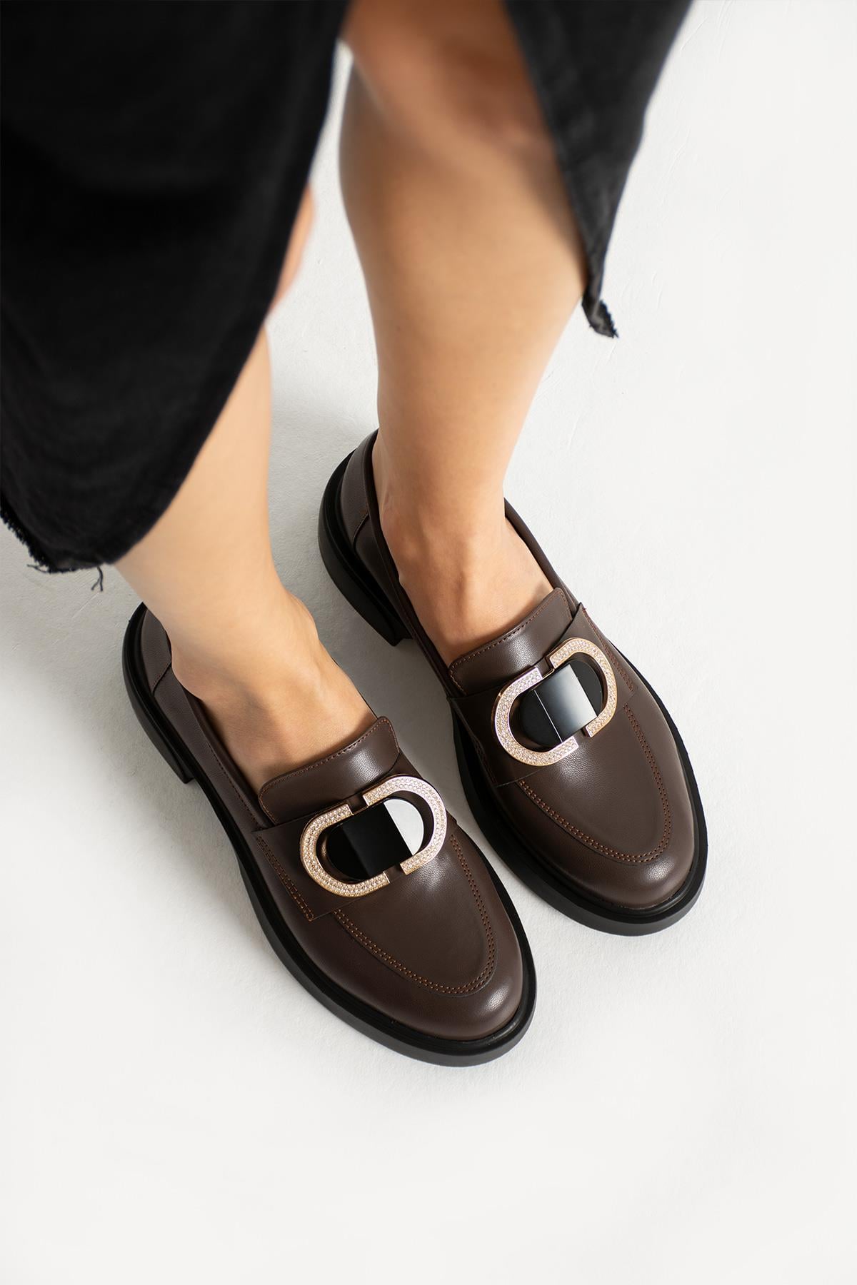Kadın Kahve Cilt İnce Taş Detaylı Loafer