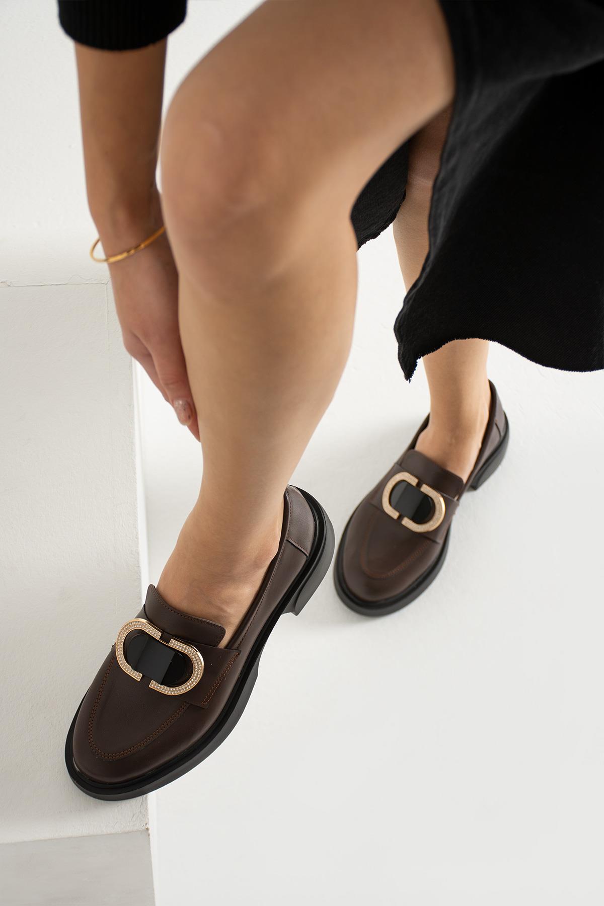 Kadın Kahve Cilt İnce Taş Detaylı Loafer