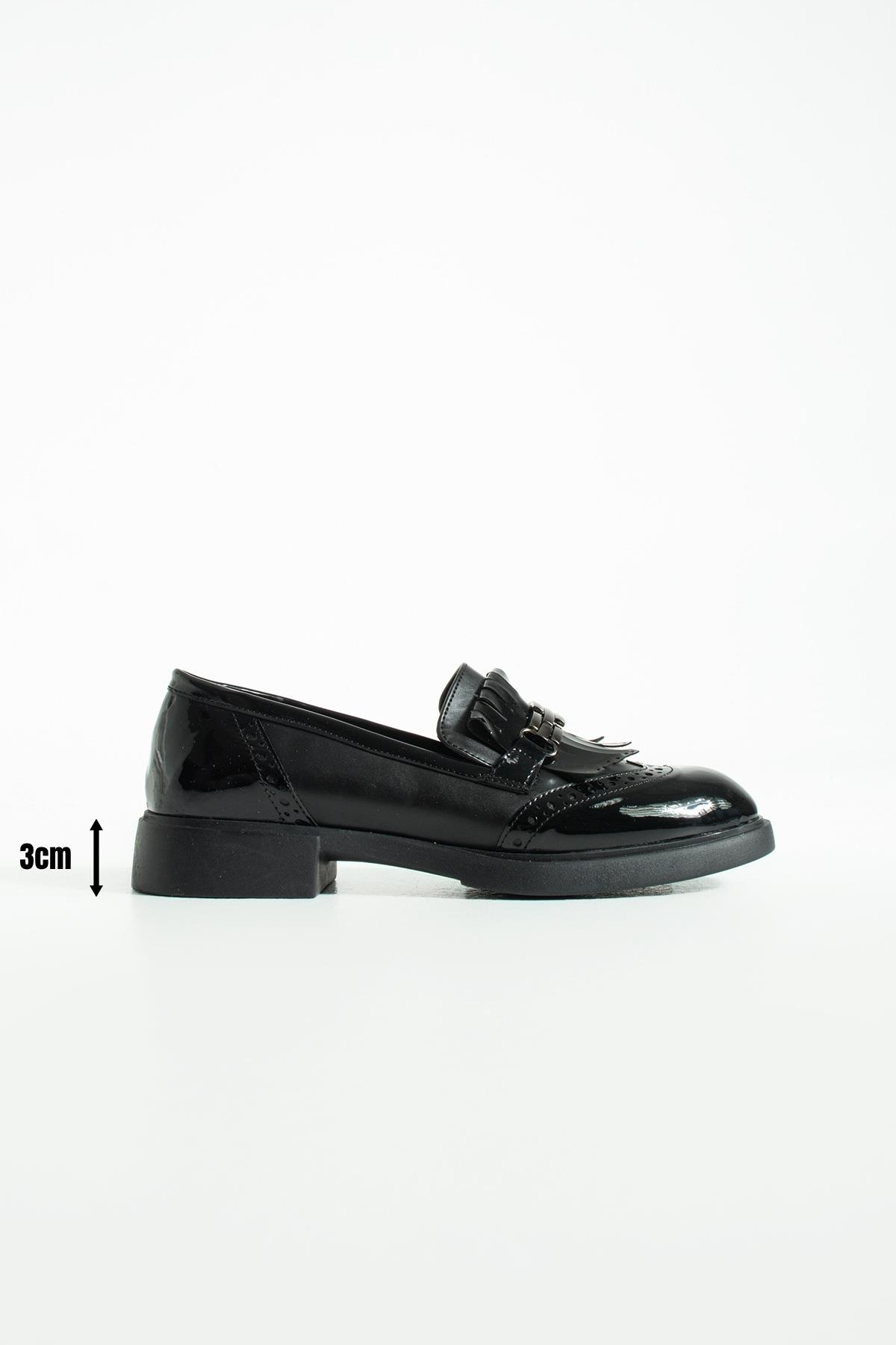 Kadın Püsküllü Günlük Loafer Corvia - Siyah