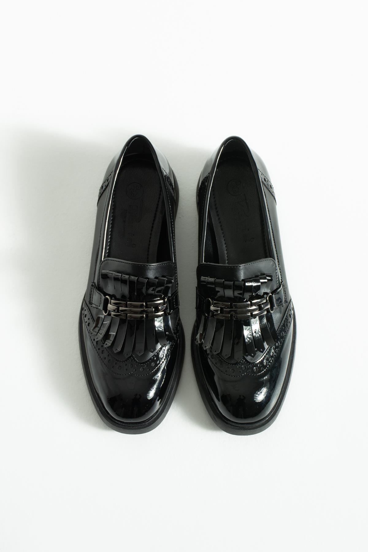 Kadın Püsküllü Günlük Loafer Corvia - Siyah