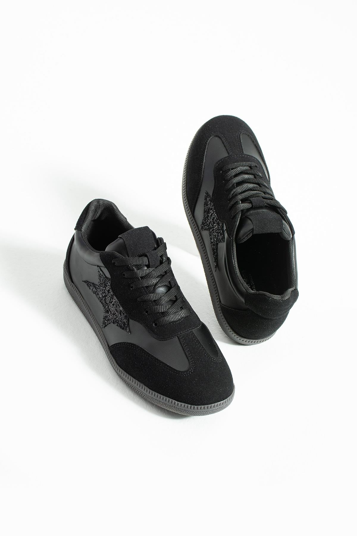 Kadın Sneaker Bağcıklı Yarım Yıldız Detaylı Spor Ayakkabı Nuvon - Siyah
