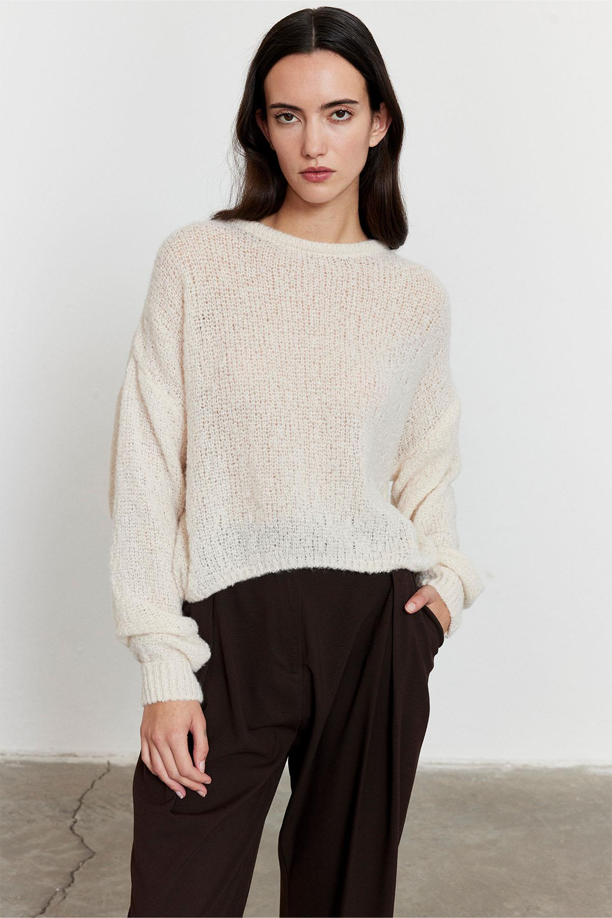 Arkadan Düğmeli Kazak Bej