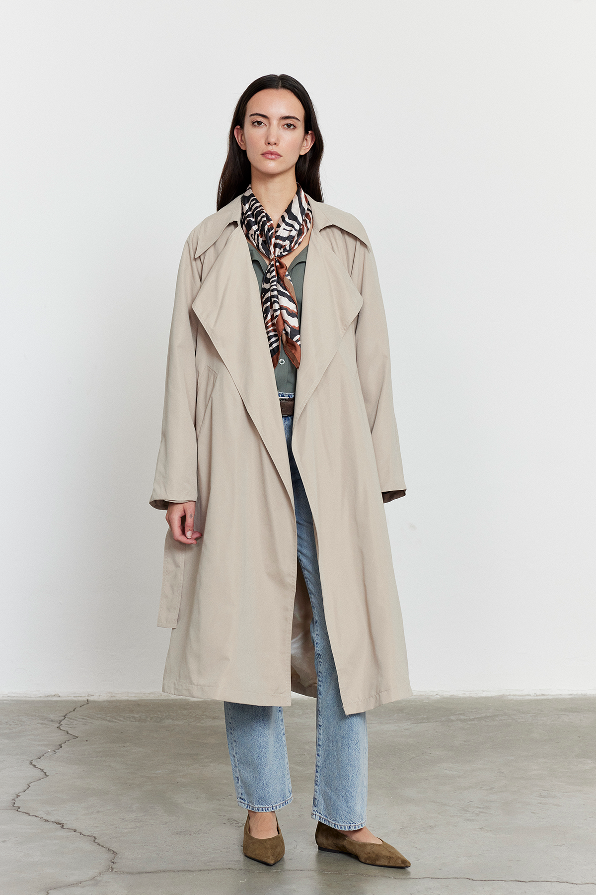 Bej Kuşaklı Mevsimlik İnce Trençkot BEJ