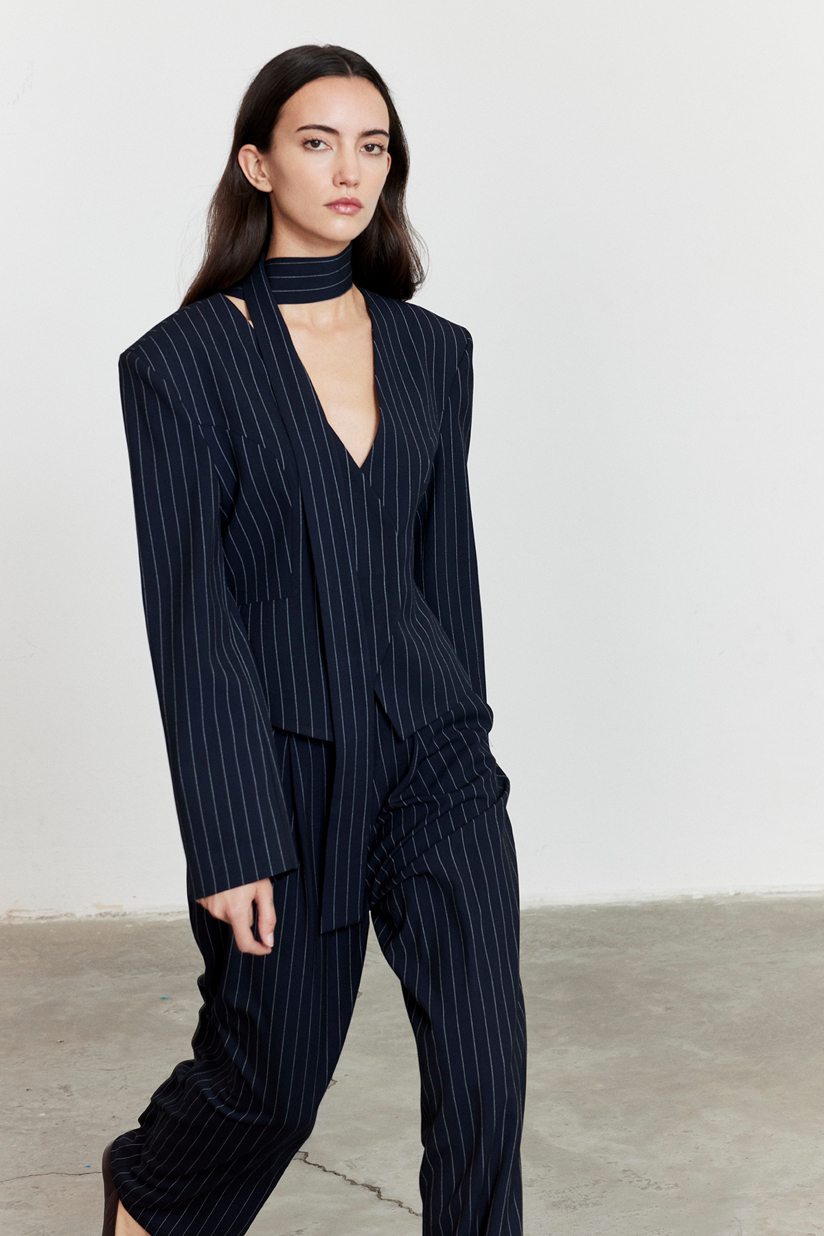 Çizgili Belden Oturmalı Fular Detay Blazer Lacivert