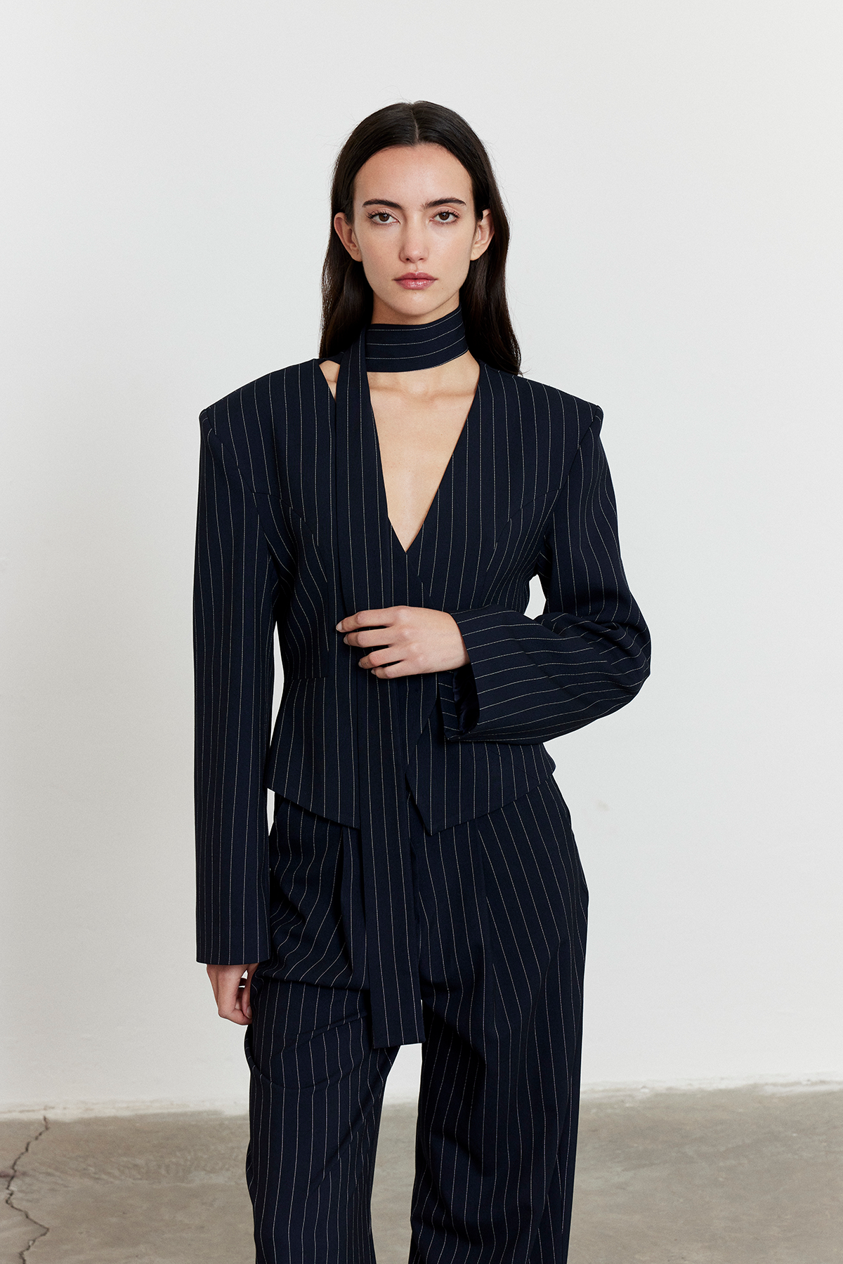 Çizgili Belden Oturmalı Fular Detay Blazer Lacivert