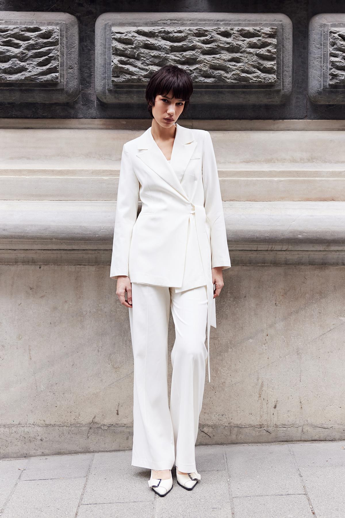 Limited Edition Kuşaklı Ceket Ekru