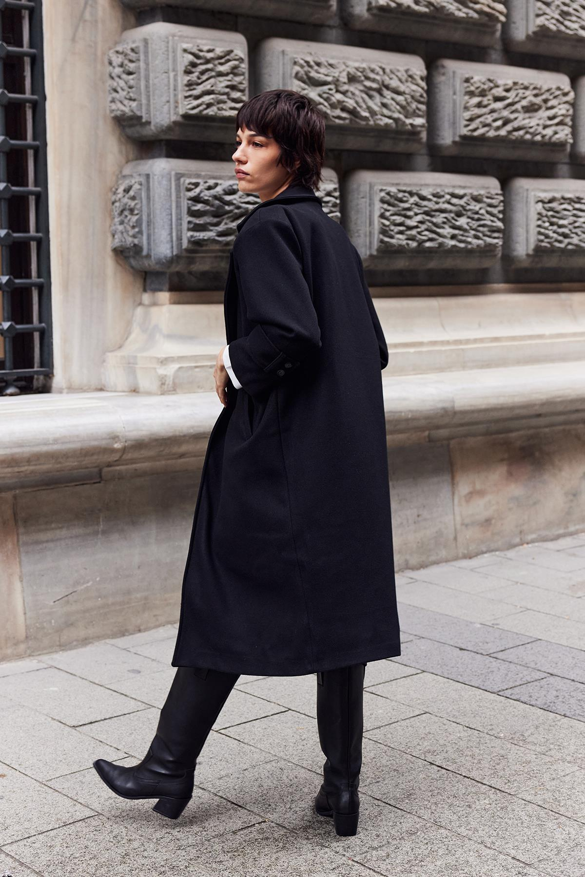 Linea Apoletli Uzun Kaşe Kaban Siyah