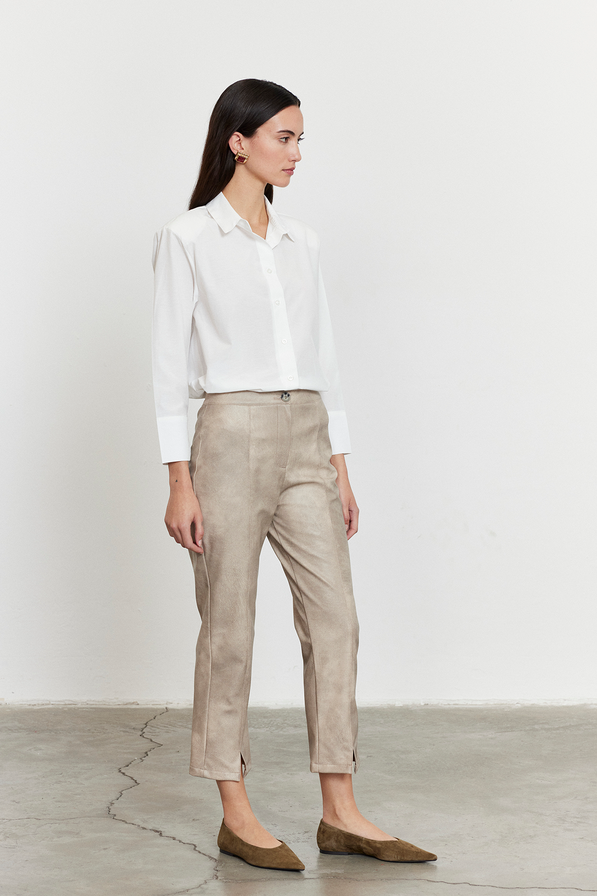 Suni Deri Yırtmaç Detay Pantolon Bej