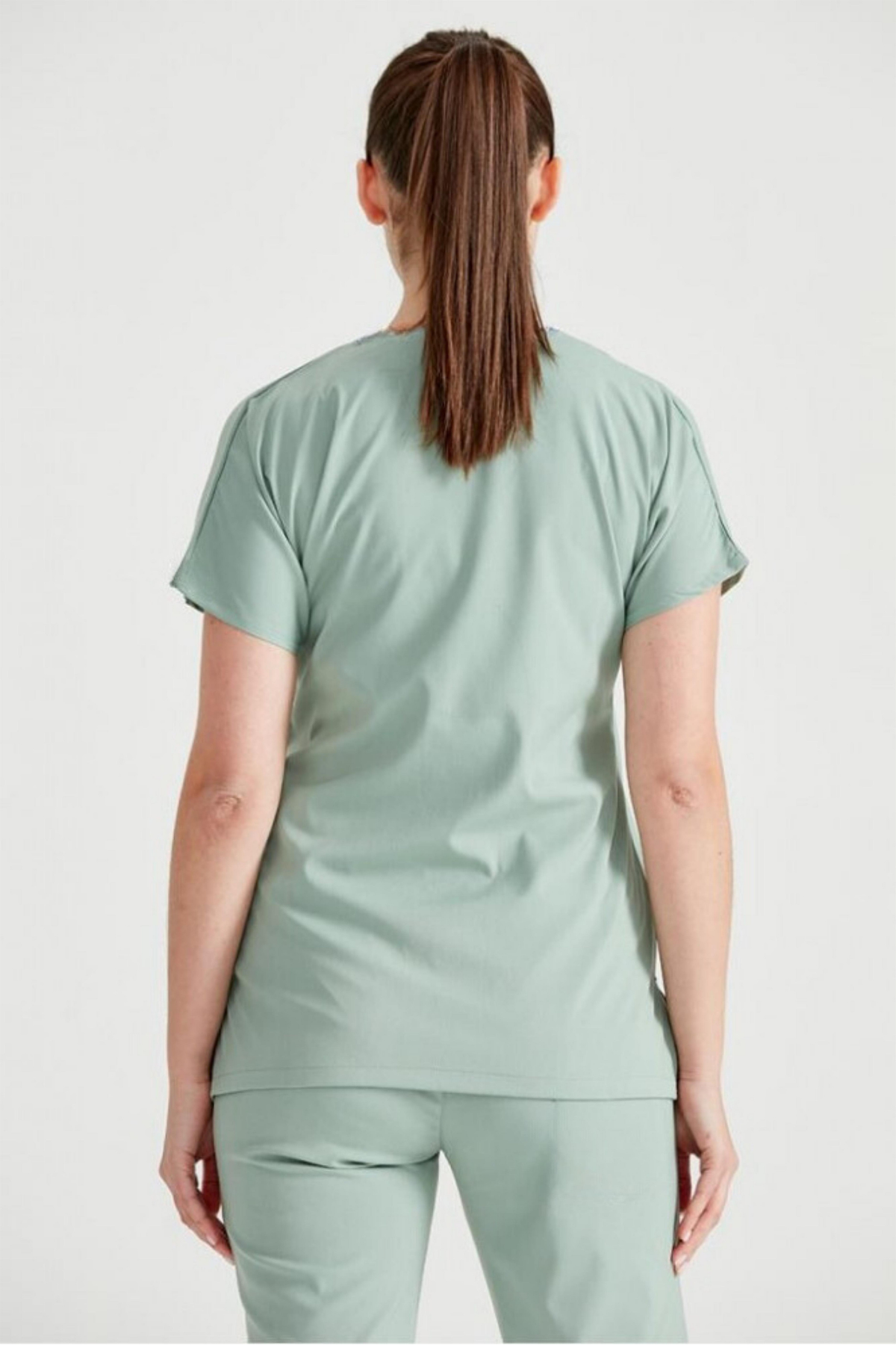 Mert Giyim İş ElbiseleriKüf Yeşili Likralı Medikal Doktor Hemşire Unisex Scrubs Yaka Forma TakımLikralı Scrubs Yaka TakımKüf Yeşili Likralı Medikal Doktor Hemşire Unisex Scrubs Yaka Forma Takım | Mert Giyim İş Elbiseleri