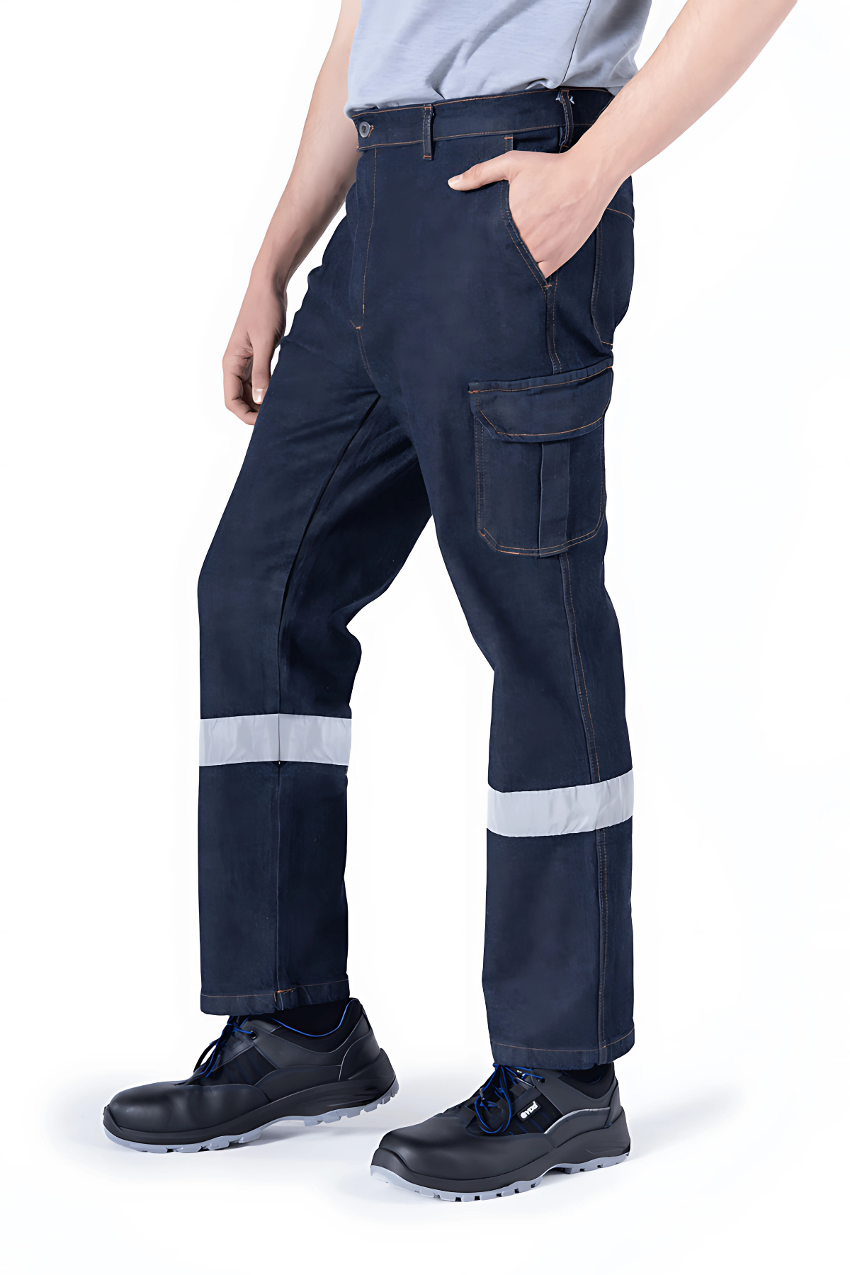 Mert Giyim İş ElbiseleriLacivert Kot Kargo Cepli Pamuklu Likralı Ve Reflektör Şeritli Erkek İş Pantolonuİş PantolonuLacivert Kot Kargo Cepli Pamuklu Likralı Ve Reflektör Şeritli Erkek İş Pantolonu | Mert Giyim İş Elbiseleri